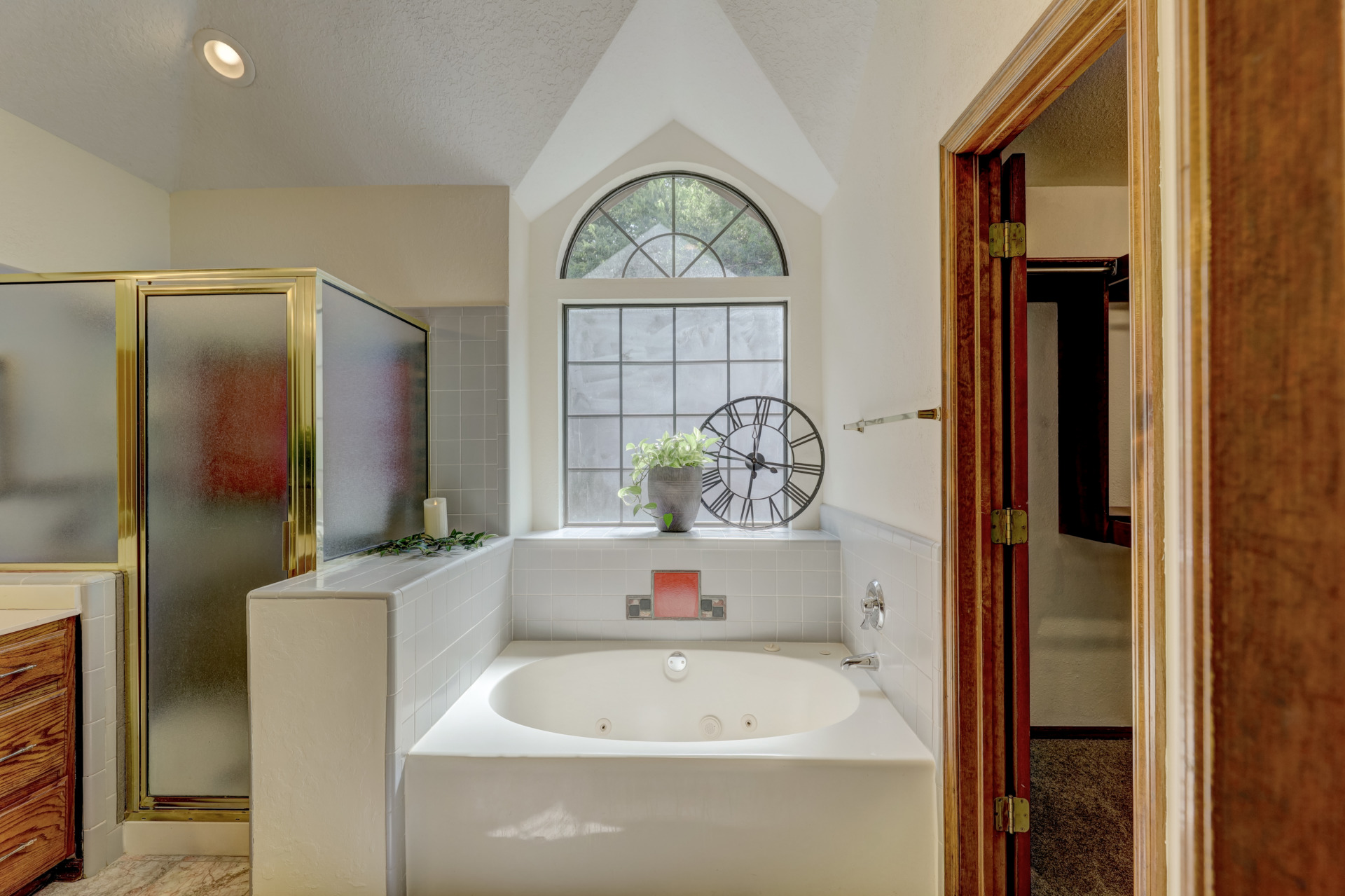 A gorgeous nest. Give us a call at 405-720-0077. 