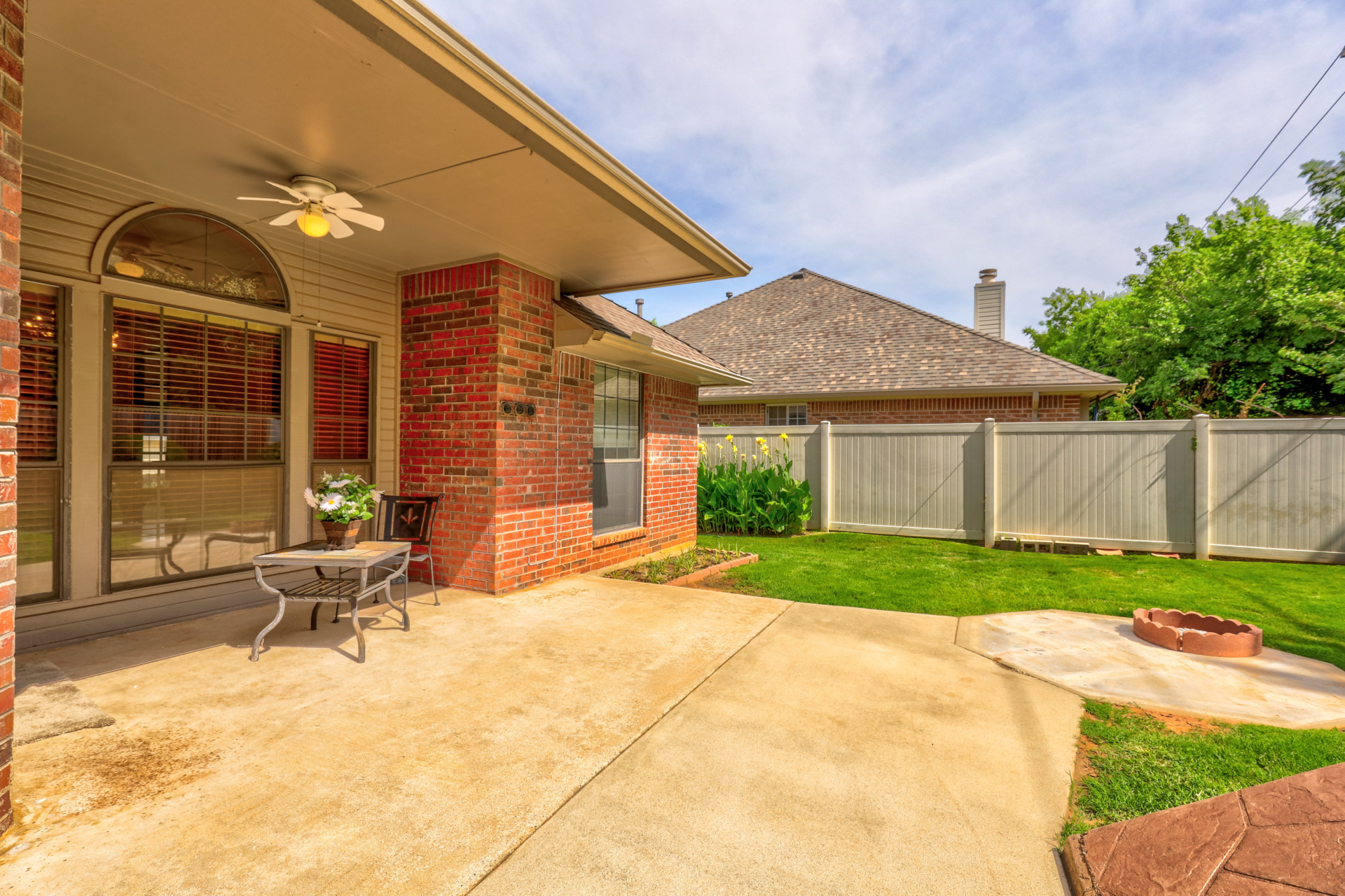 A rare find. A delightful nest. More details on our website. 