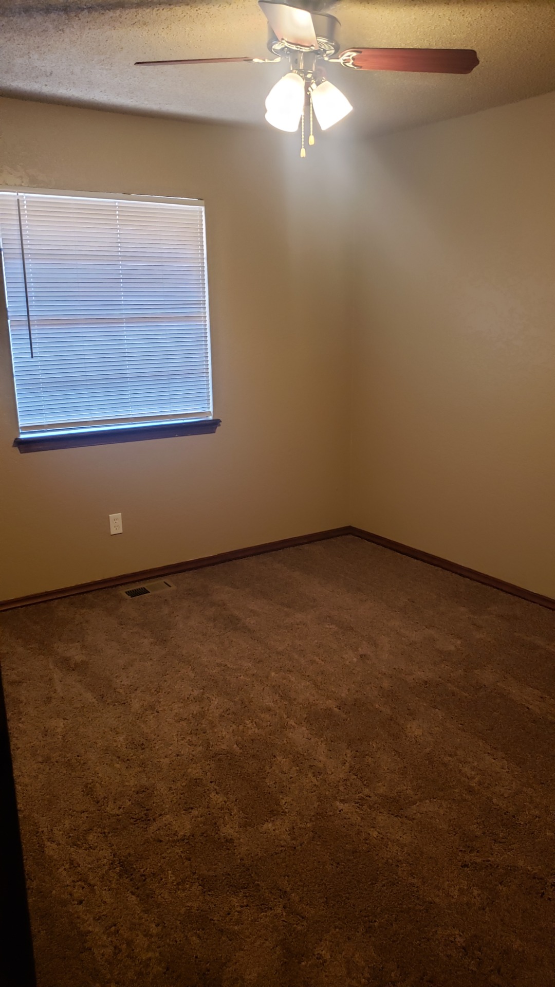 A true delight. A good-looking residence. Check this place out. 