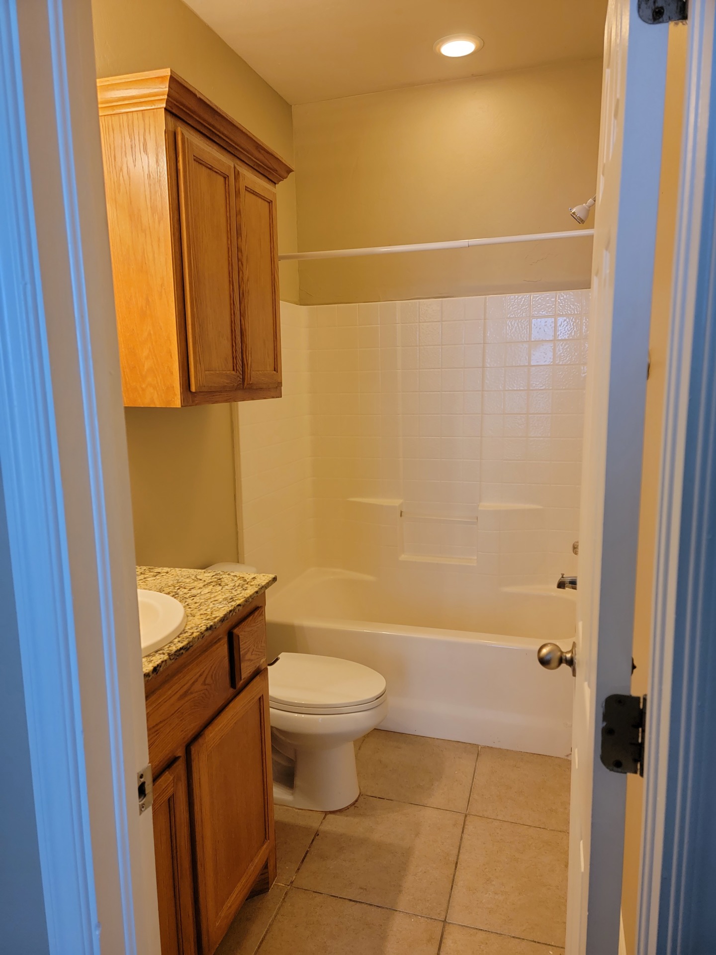 You'll fall in love with this place. Awesome living quarters. 