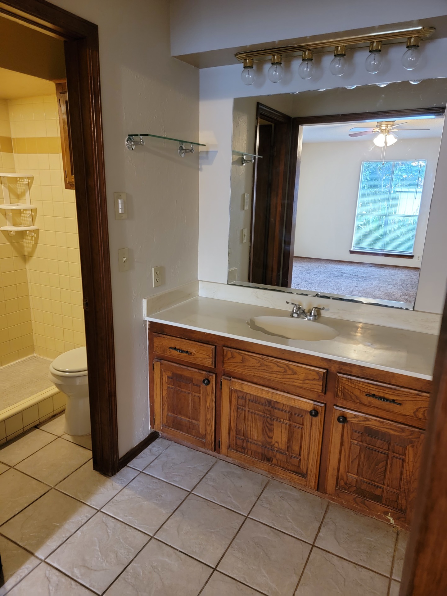 A wonderful locale. All the features you are looking for. 