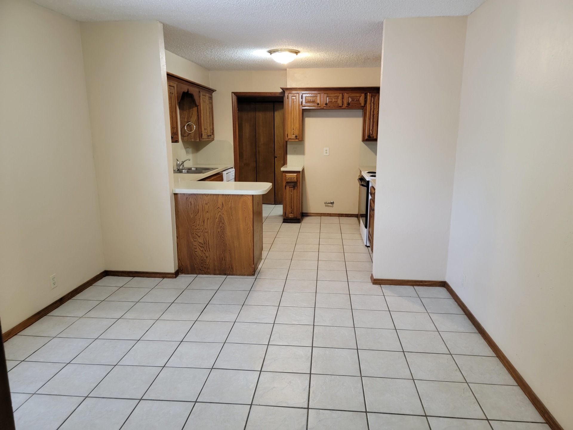 An enchanting domicile. More than you could ask for. 