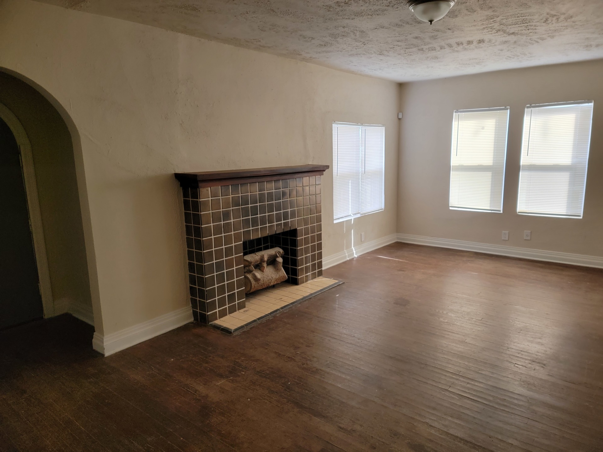 A good-looking layout. Don't delay; see this place today. 