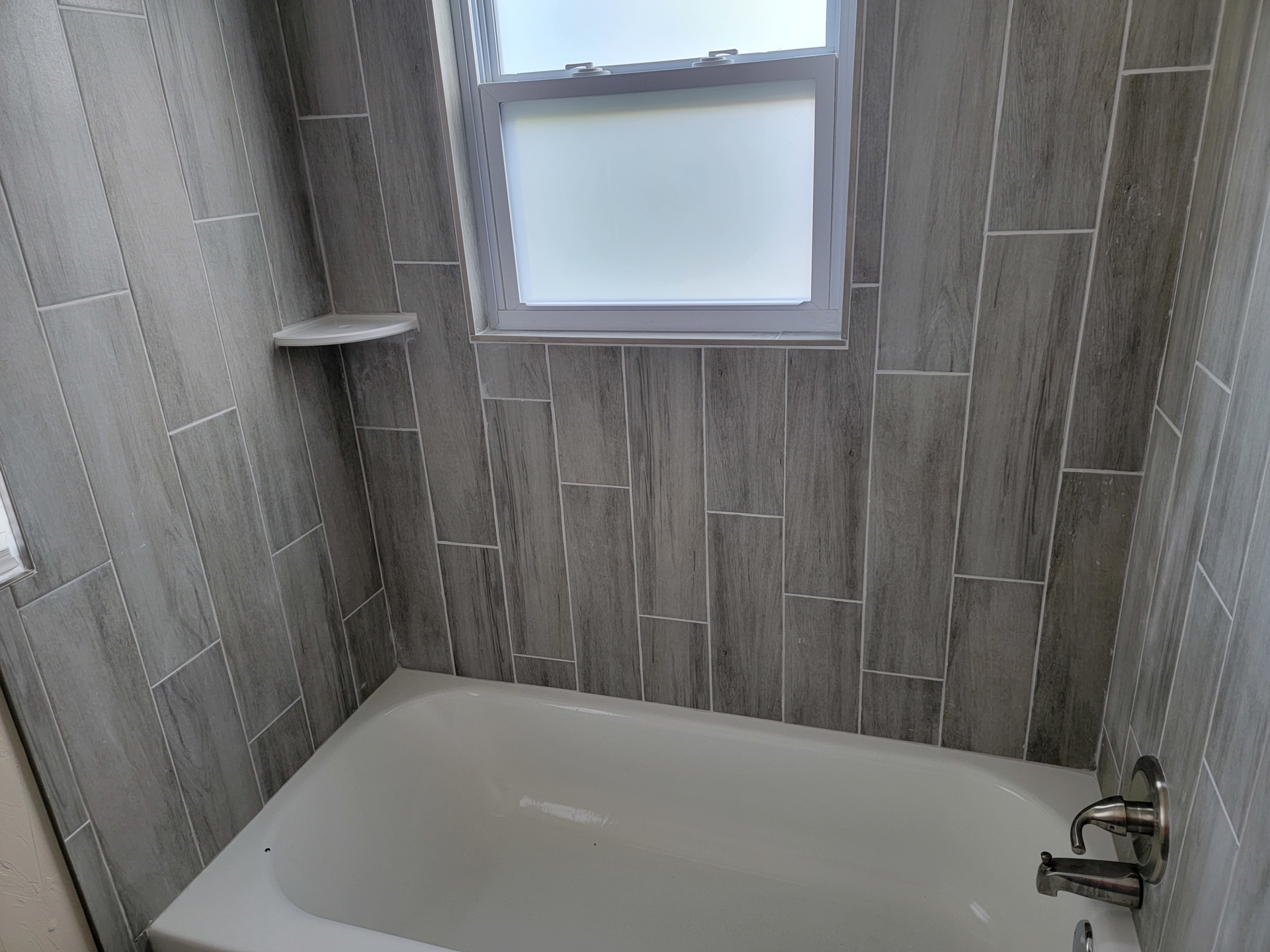 The perfect size for you. A capitvating layout. Call to schedule a viewing. 