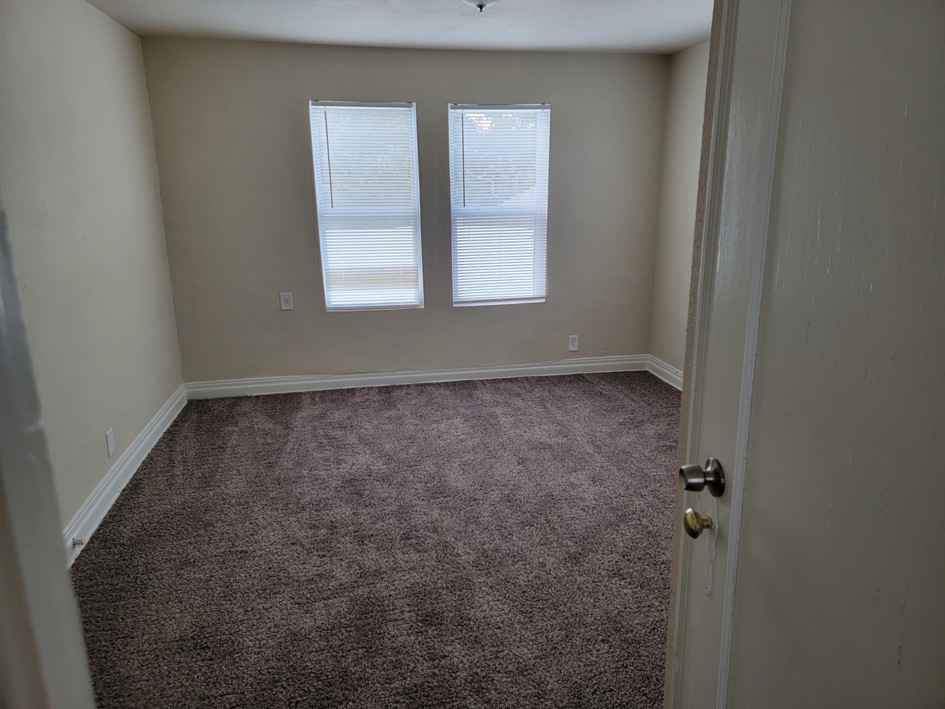 An enticing locale. A rare find. 