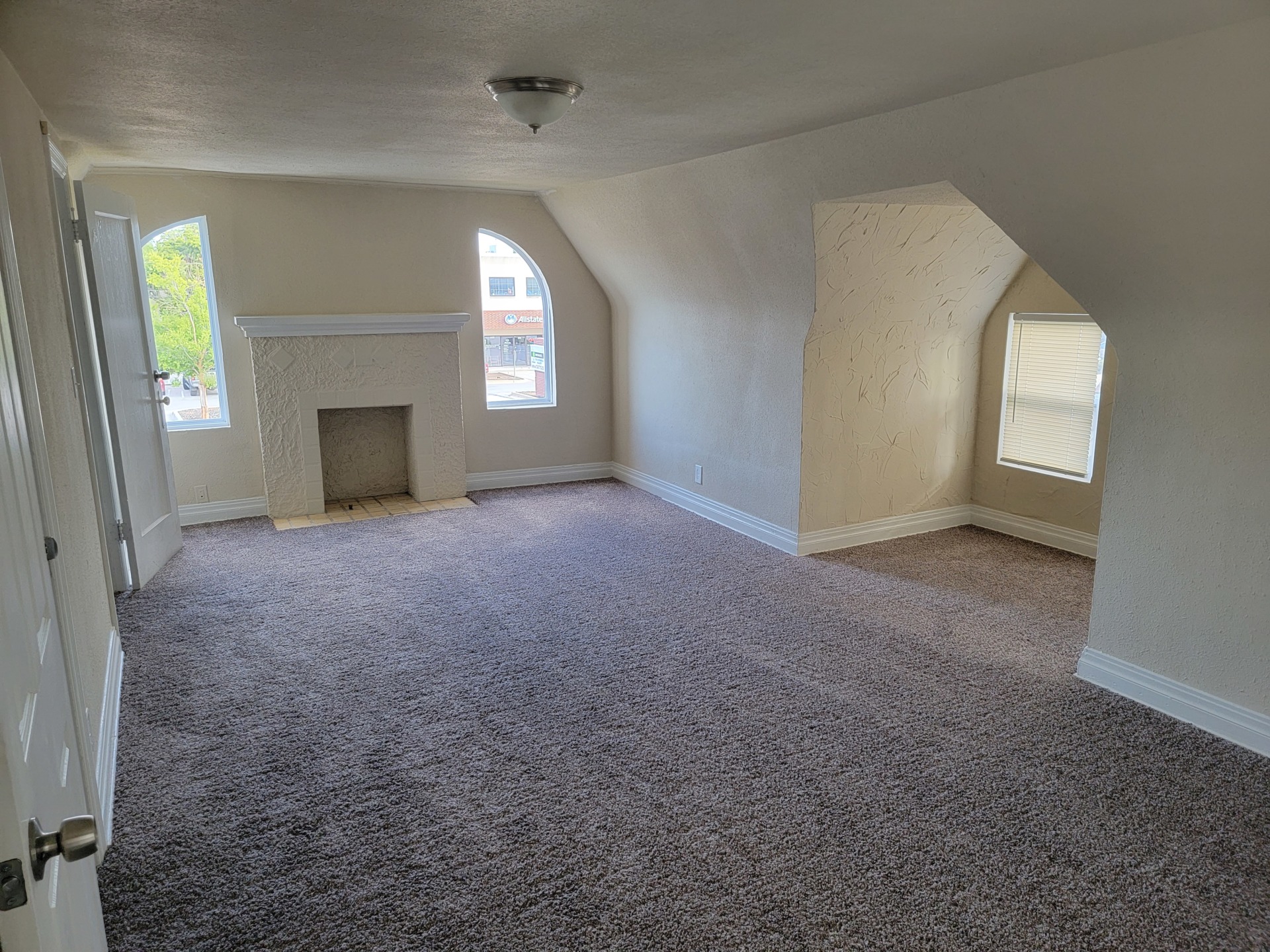 A charming rental unit. More details on our website. 