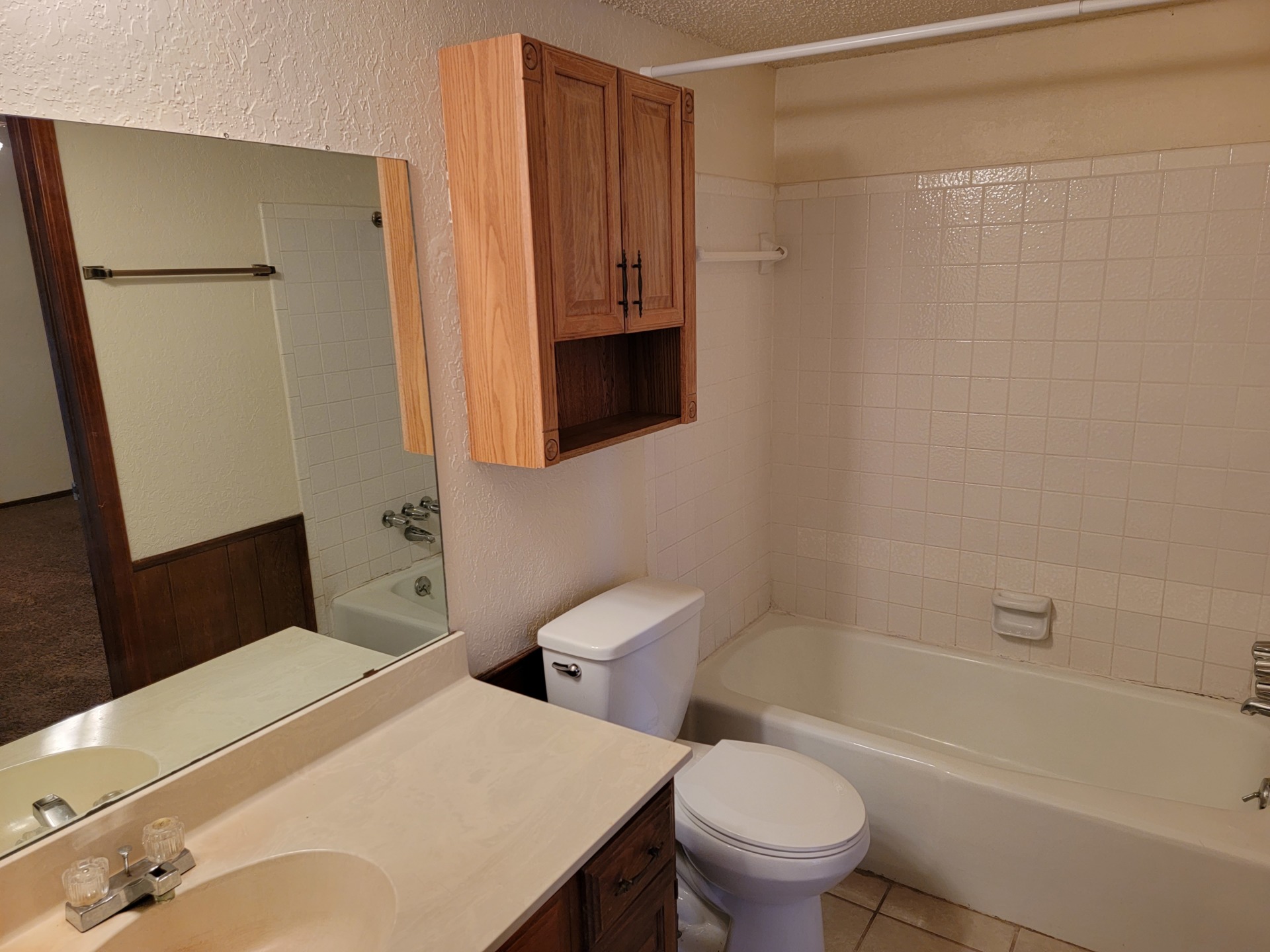 A capitvating nest. You'll love coming home to this place. 