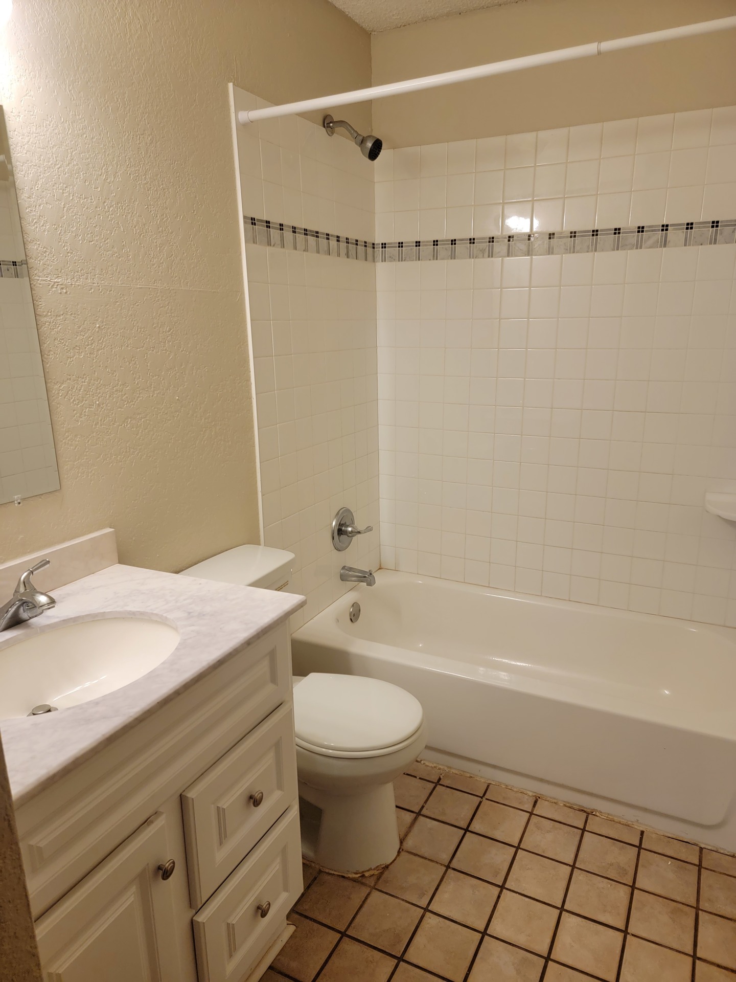 A striking rental property. Imagine the possibilities. 