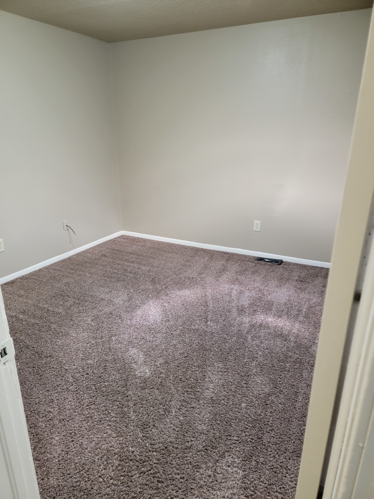 Many conveniences. A splendid rental unit. Contact Pointe Property Management. 