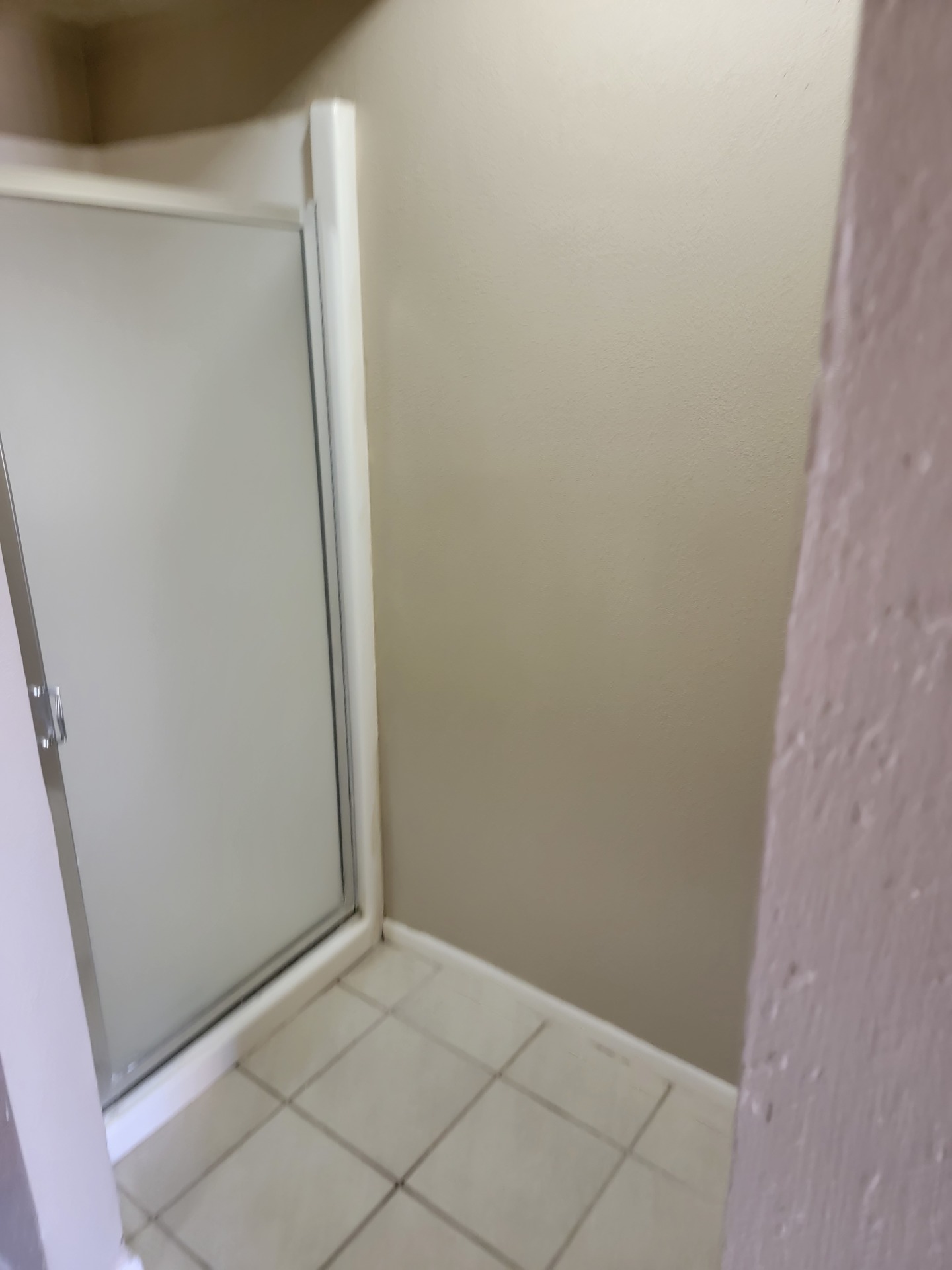 Super cute. This place is ready for a new occupant. 