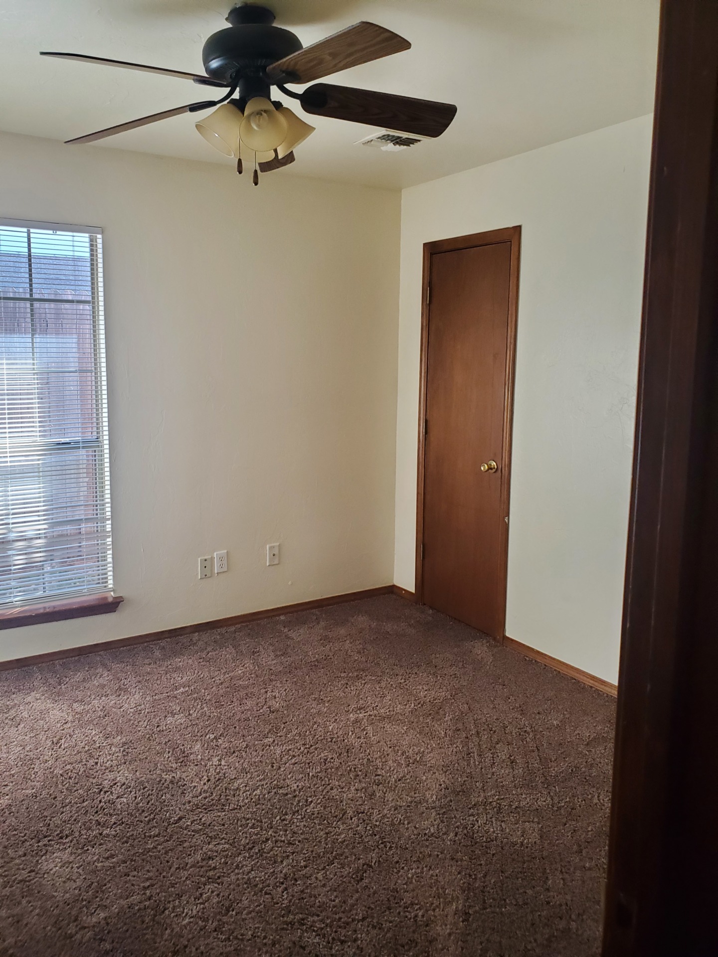 Attractive kitchen and bathroom. A capitvating design. See us on the web at PointePropertyManagement.com. 