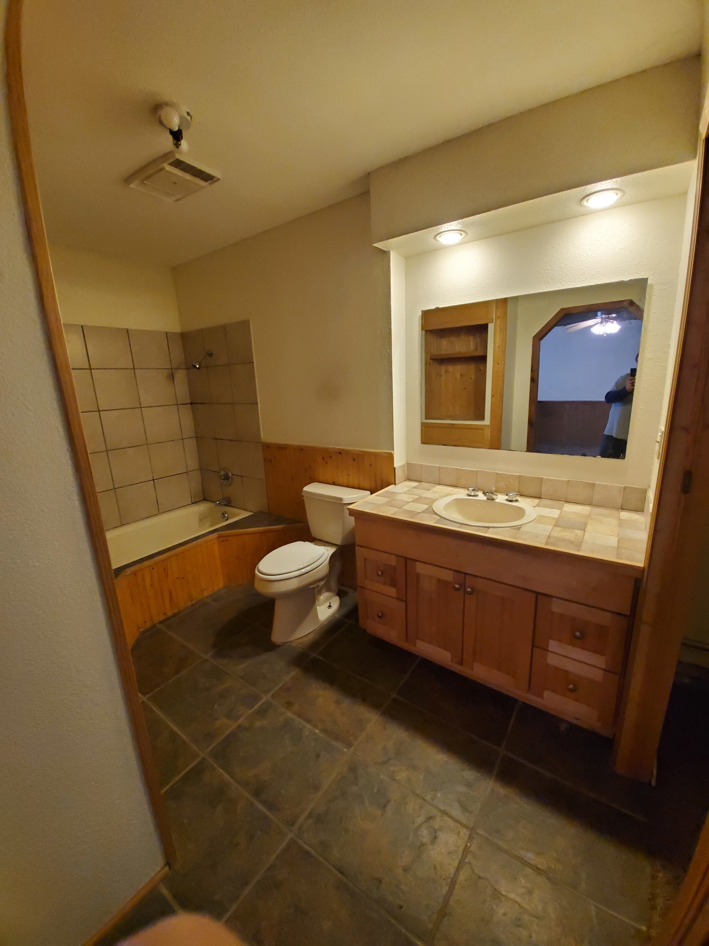 An alluring rental unit. Beauty and much more. 