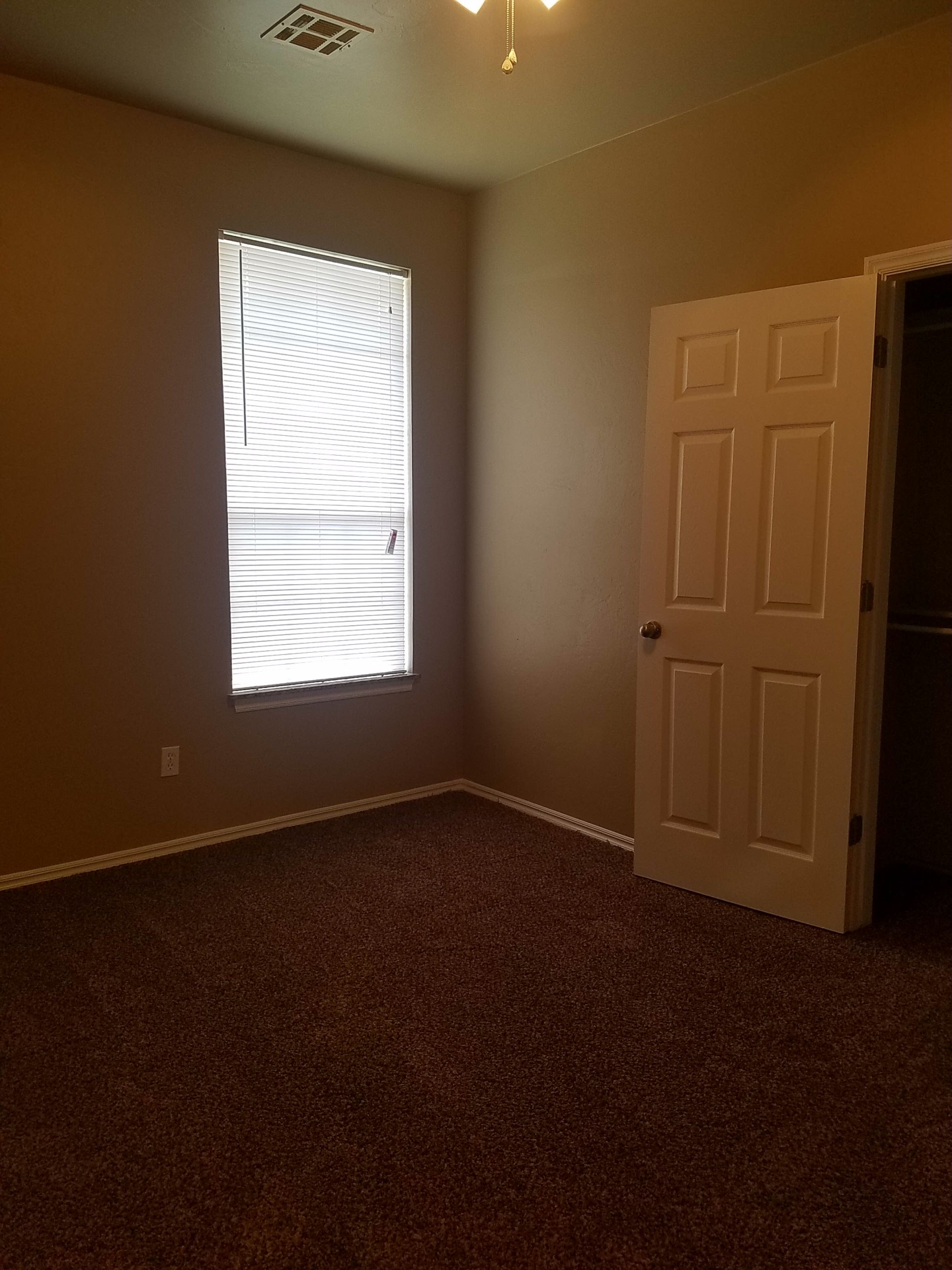 A delightful nest. Hurry, this property won't be available long. 