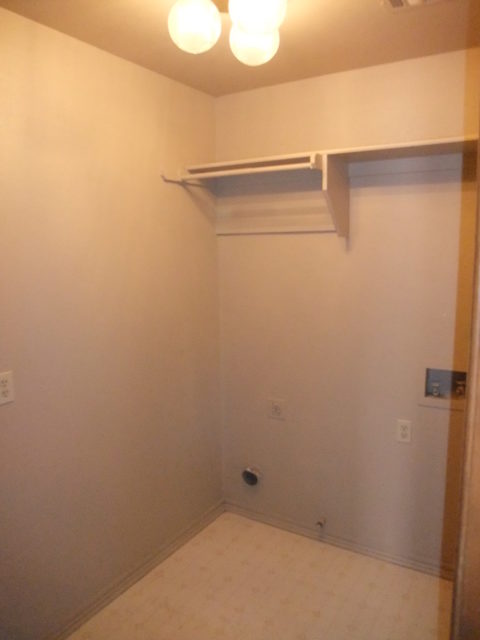 Beauty and much more. A good-looking rental unit. Inquire for more information. 