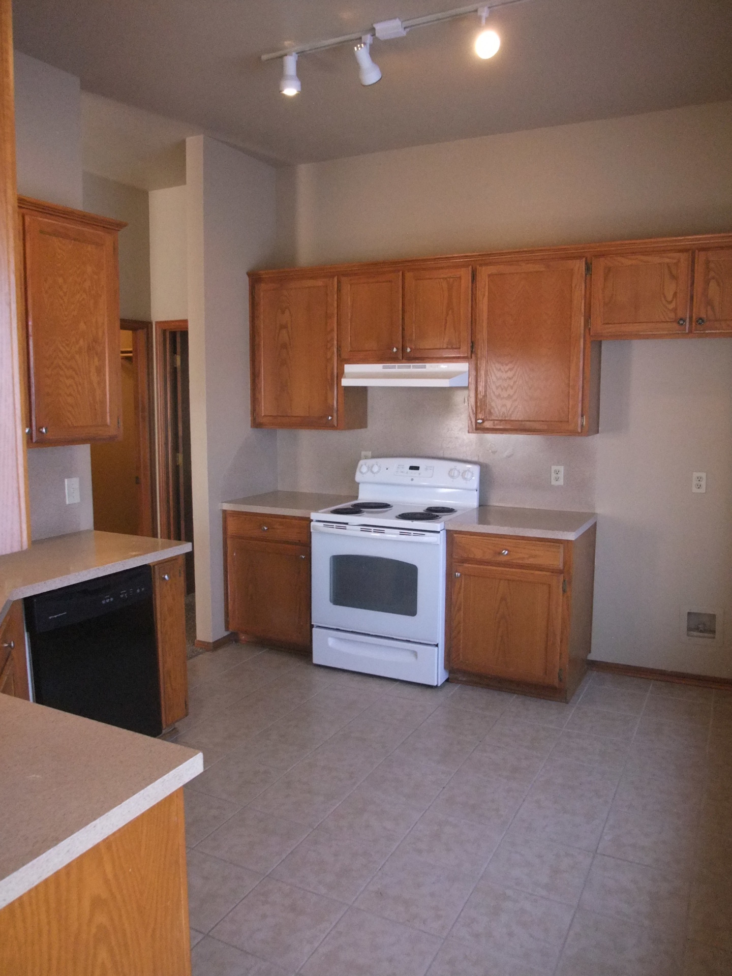 A pleasing dwelling. A very desirable unit. 