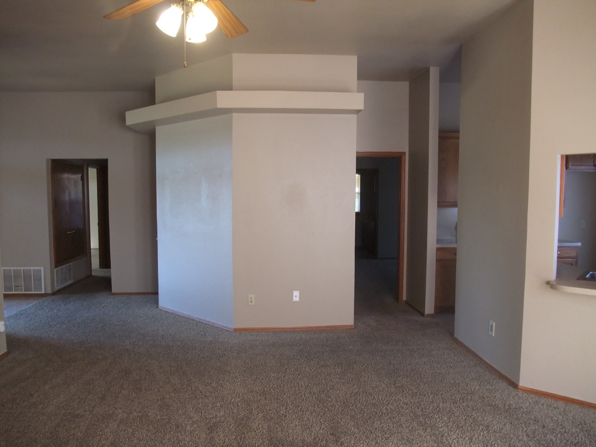 A pleasant layout. You will love it. 