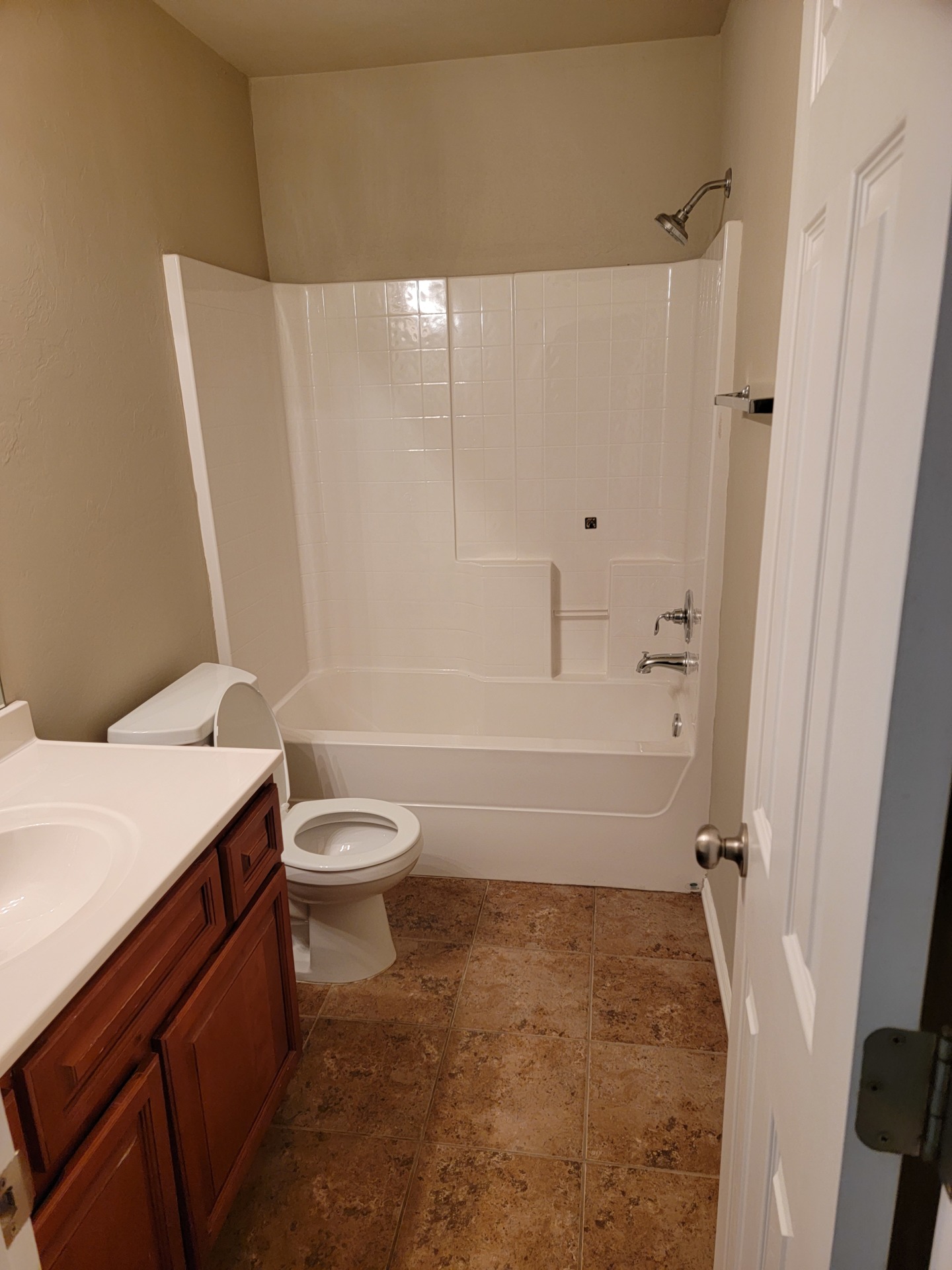 A darling rental property. Ready for a move-in. 