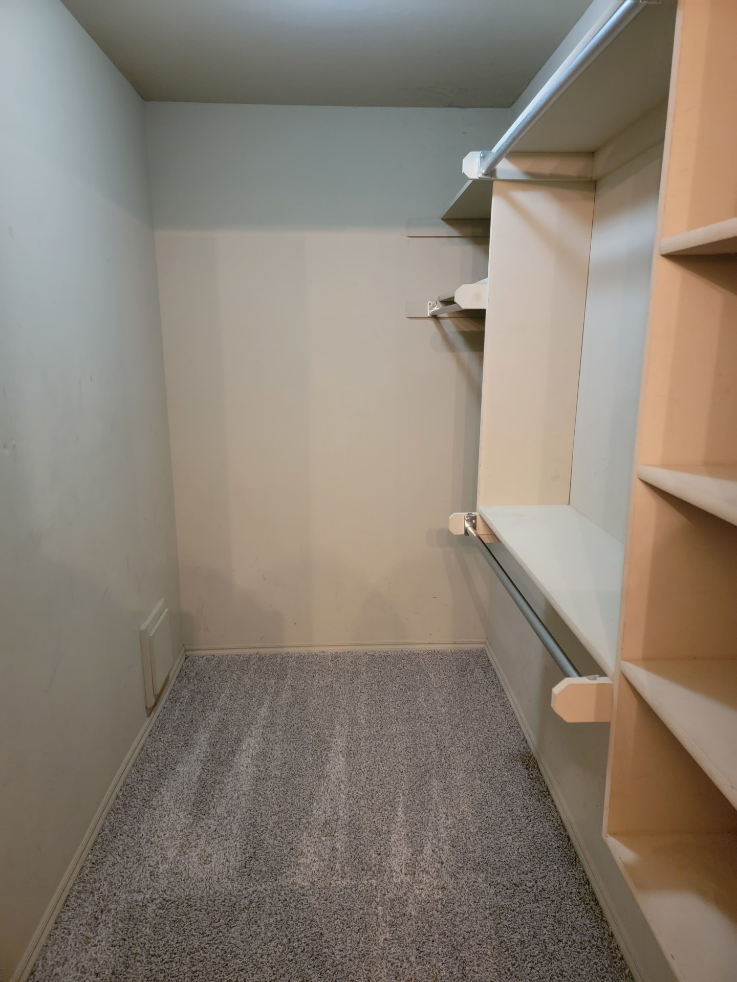 A wonderful dwelling. Available for rent by Pointe Property Management. 