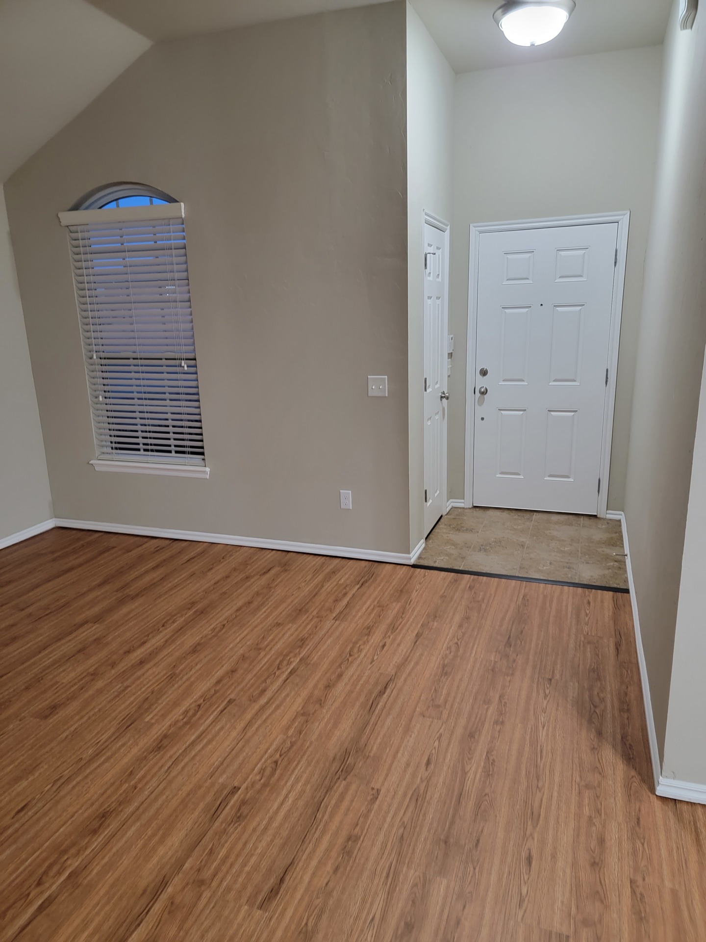 A charming rental unit. More details on our website. 