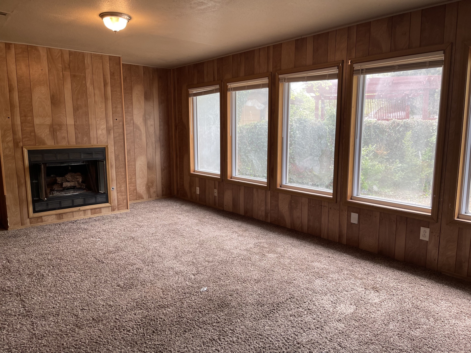 A capitvating nest. Call 405-720-0077 for more details. 