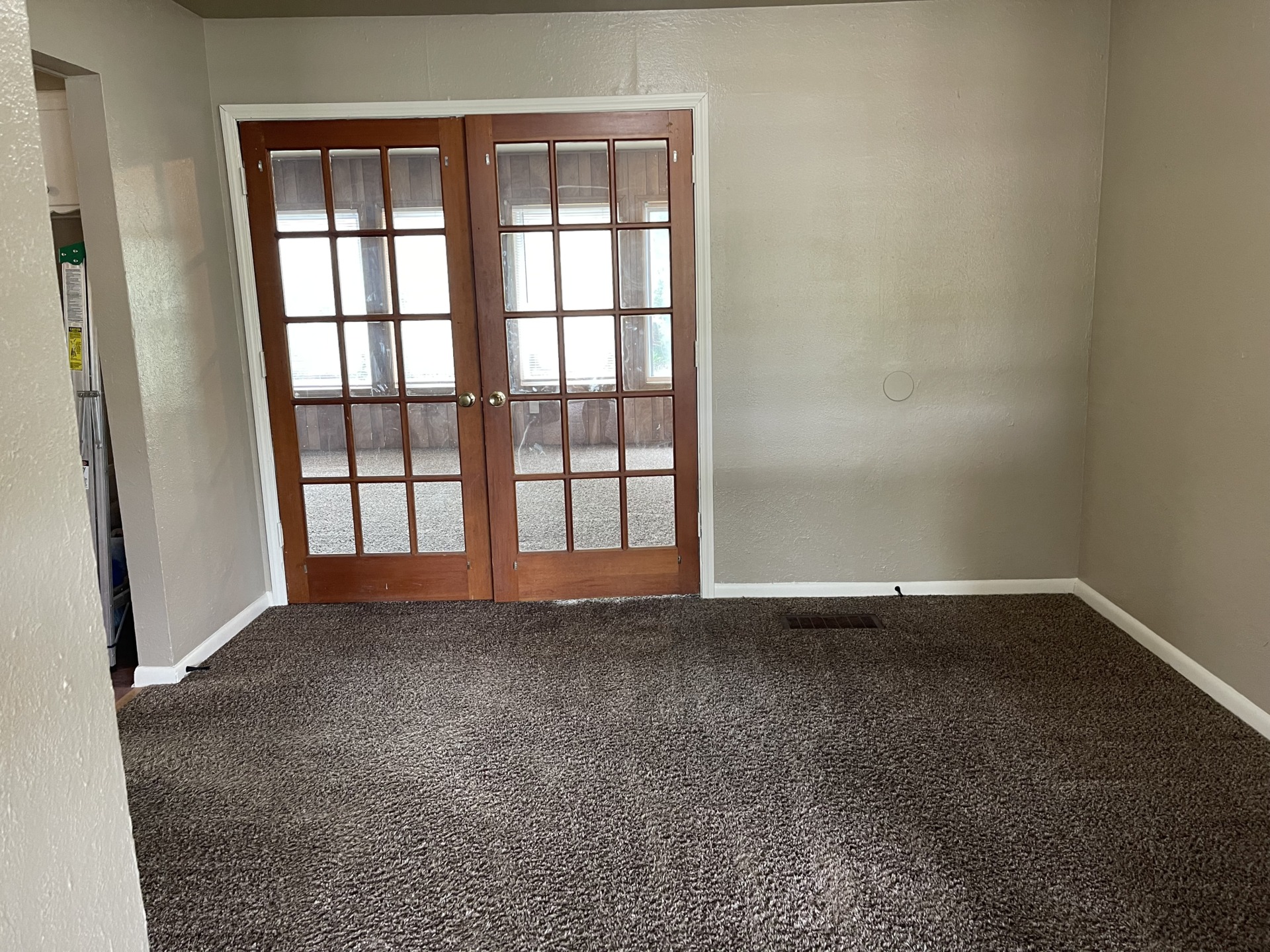 A darling layout. This unit won't be on the market long. 