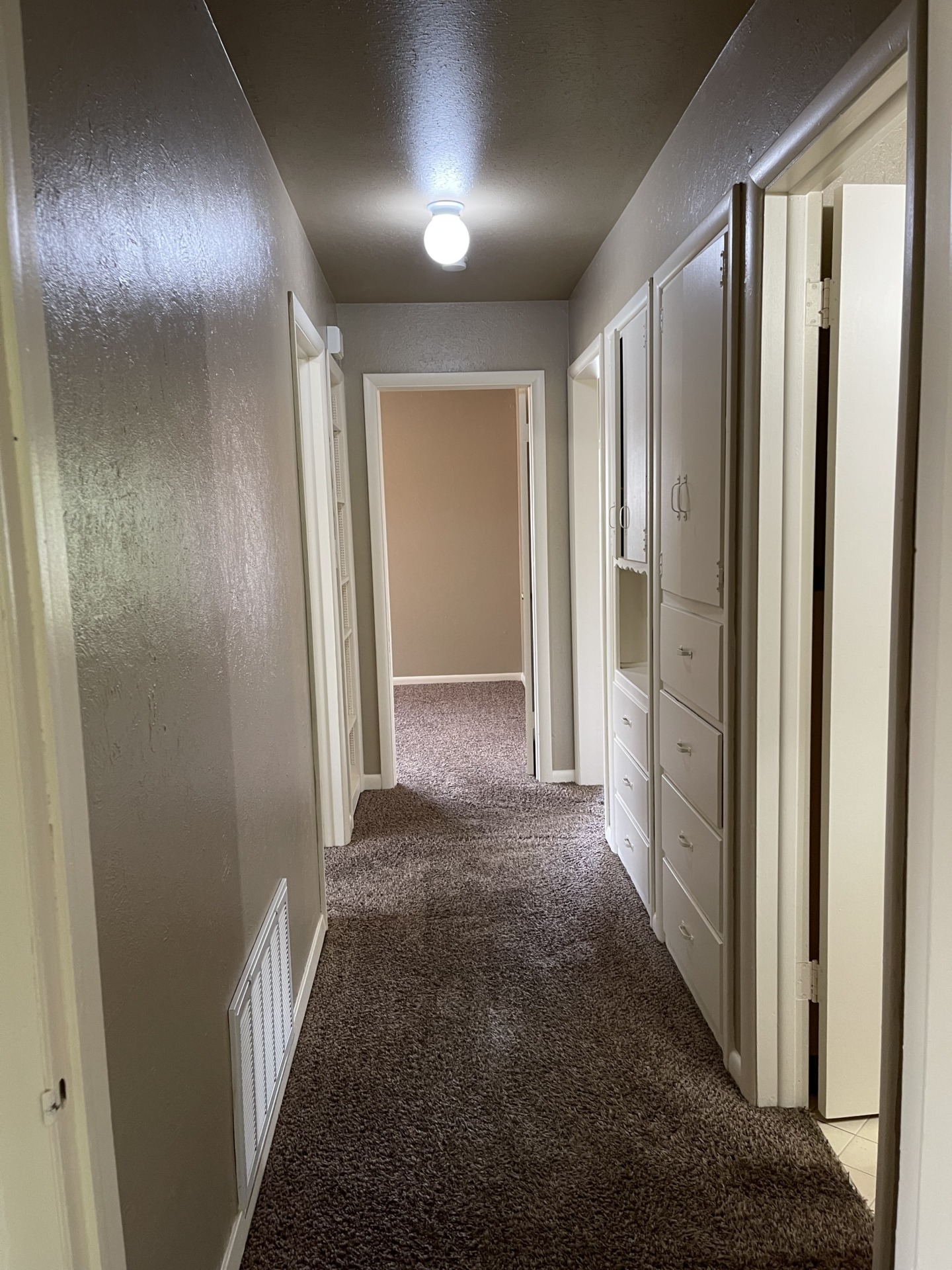 An attractive rental property. All the features you are looking for. 