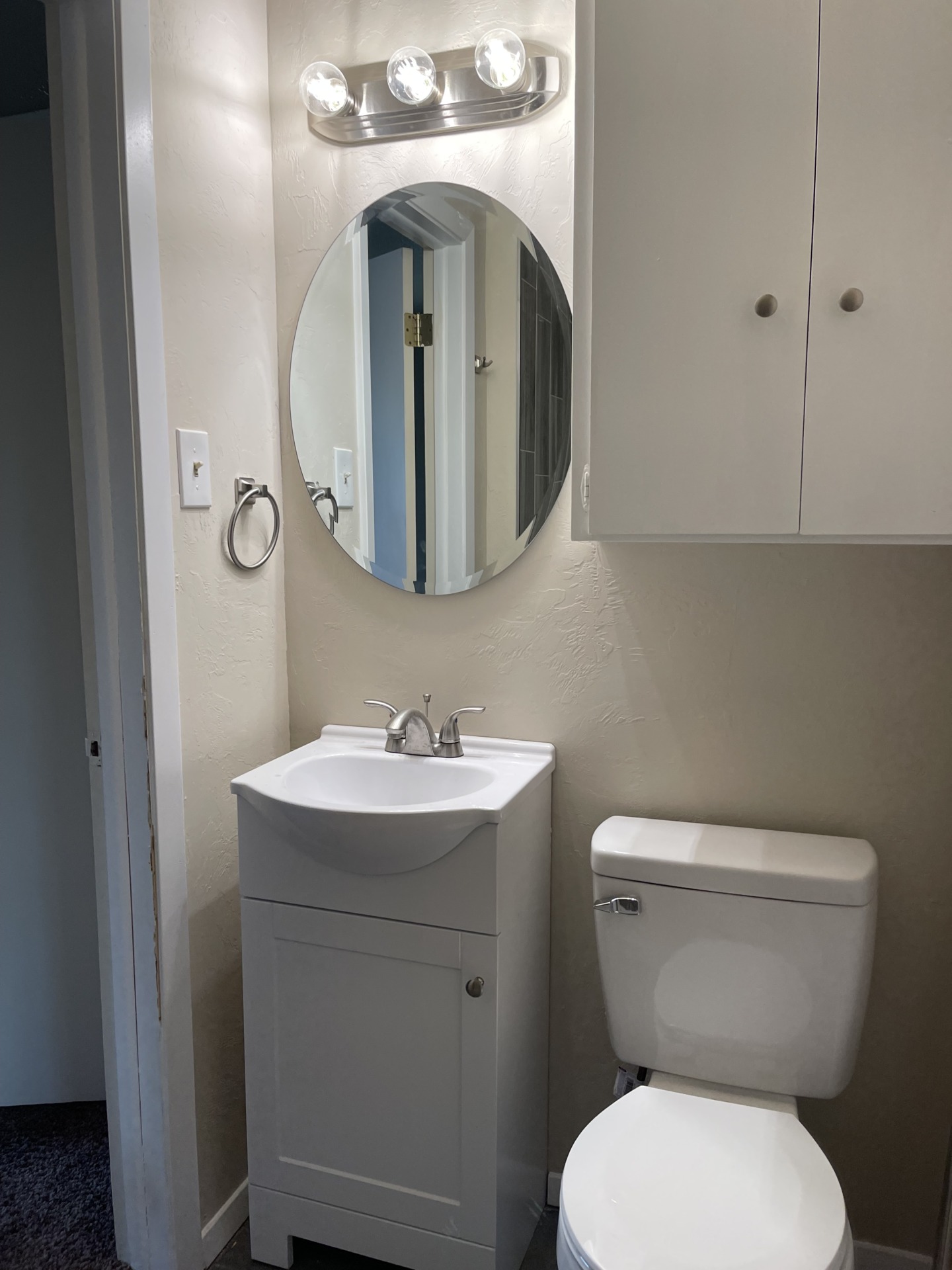 A place to call home. A delightful rental unit. Give us a call at 405-720-0077. 