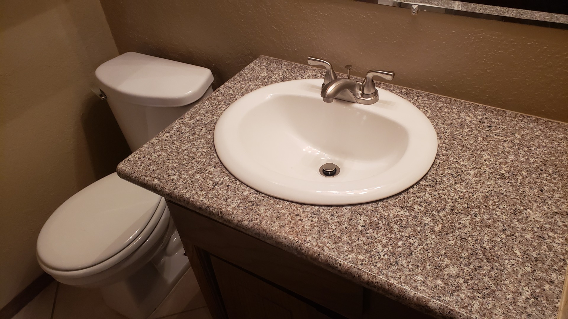 Attractive kitchen and bathroom. A splendid rental property. Don't wait to view this place. 