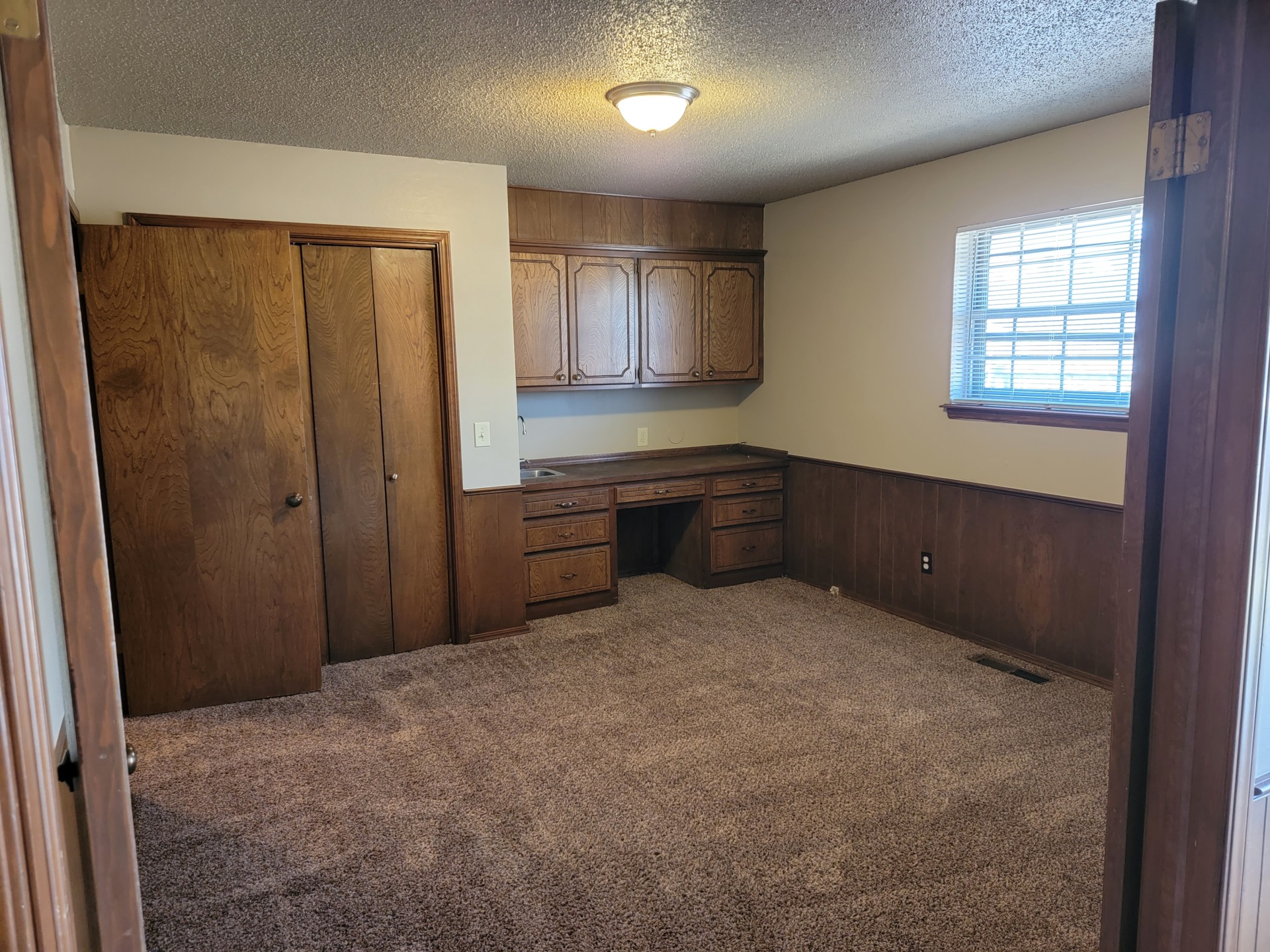 A splendid rental unit. A beauty. 