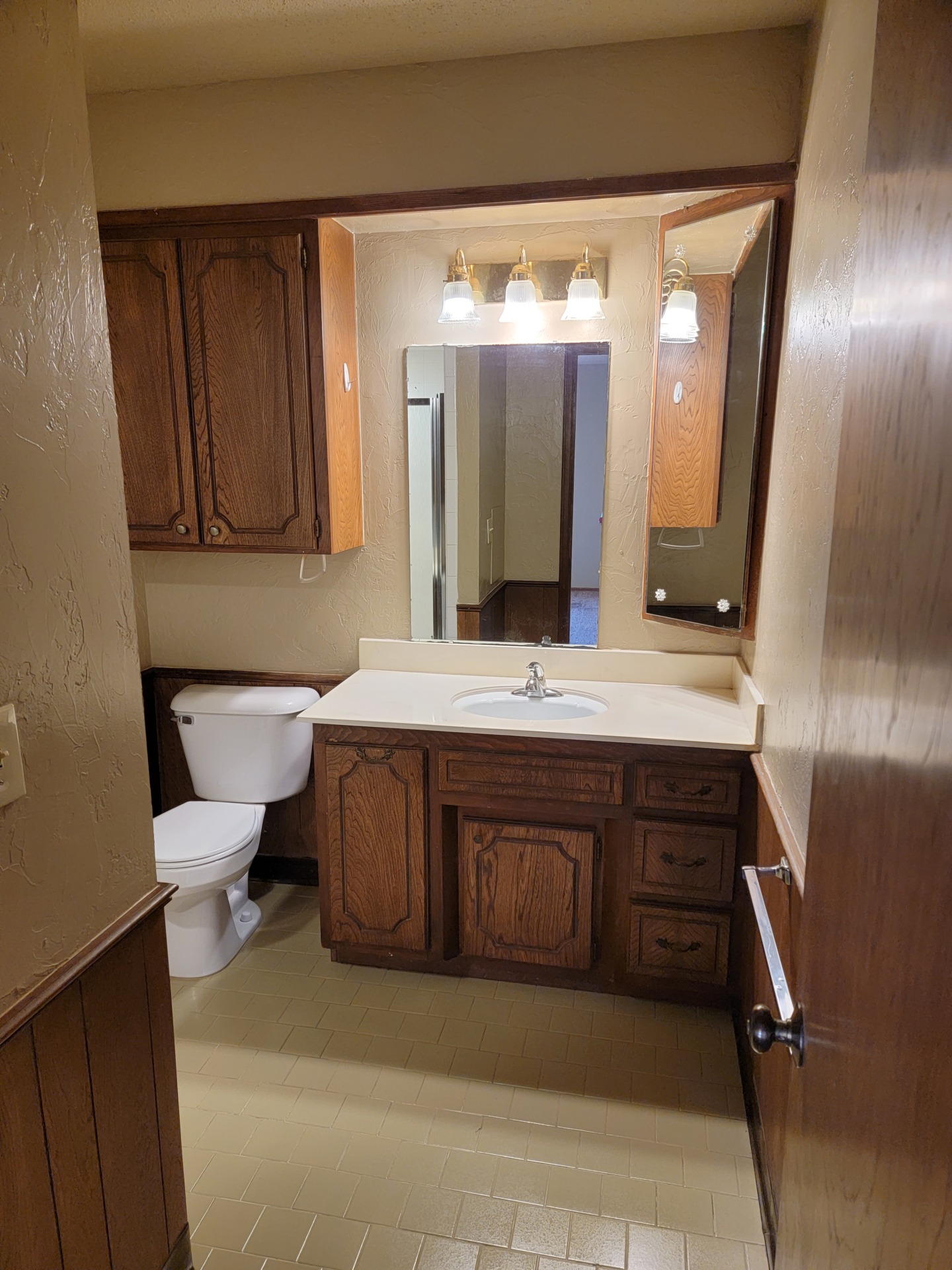 A charming rental property. Call to schedule a viewing. 