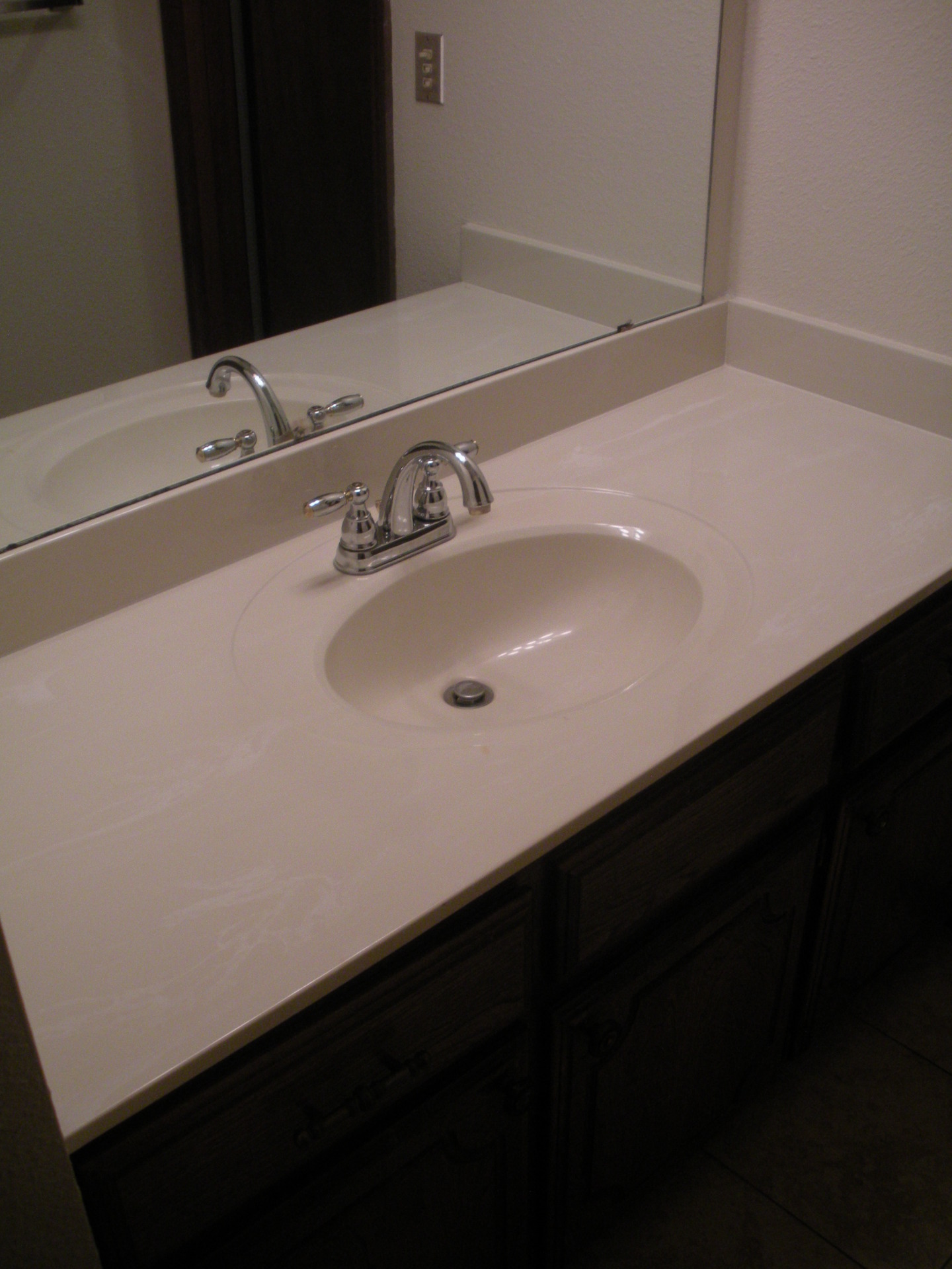 You will love it. Ready for a move-in. 