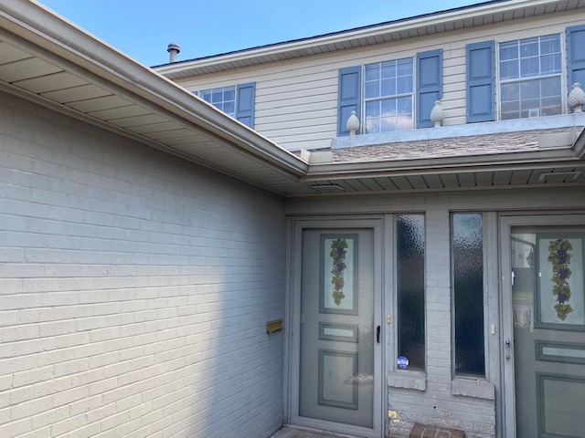 Many conveniences. A splendid rental unit. Contact Pointe Property Management. 