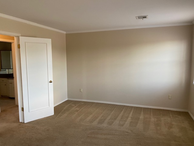 A charming place to live. Attractive kitchen and bathroom. 