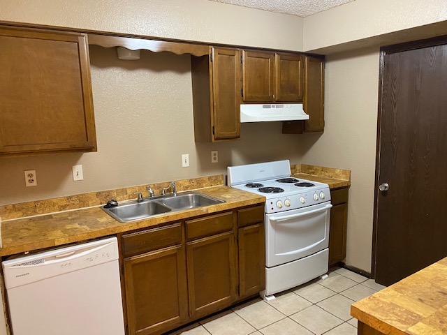 An outstanding design. Telephone us to ask about this rental unit. 