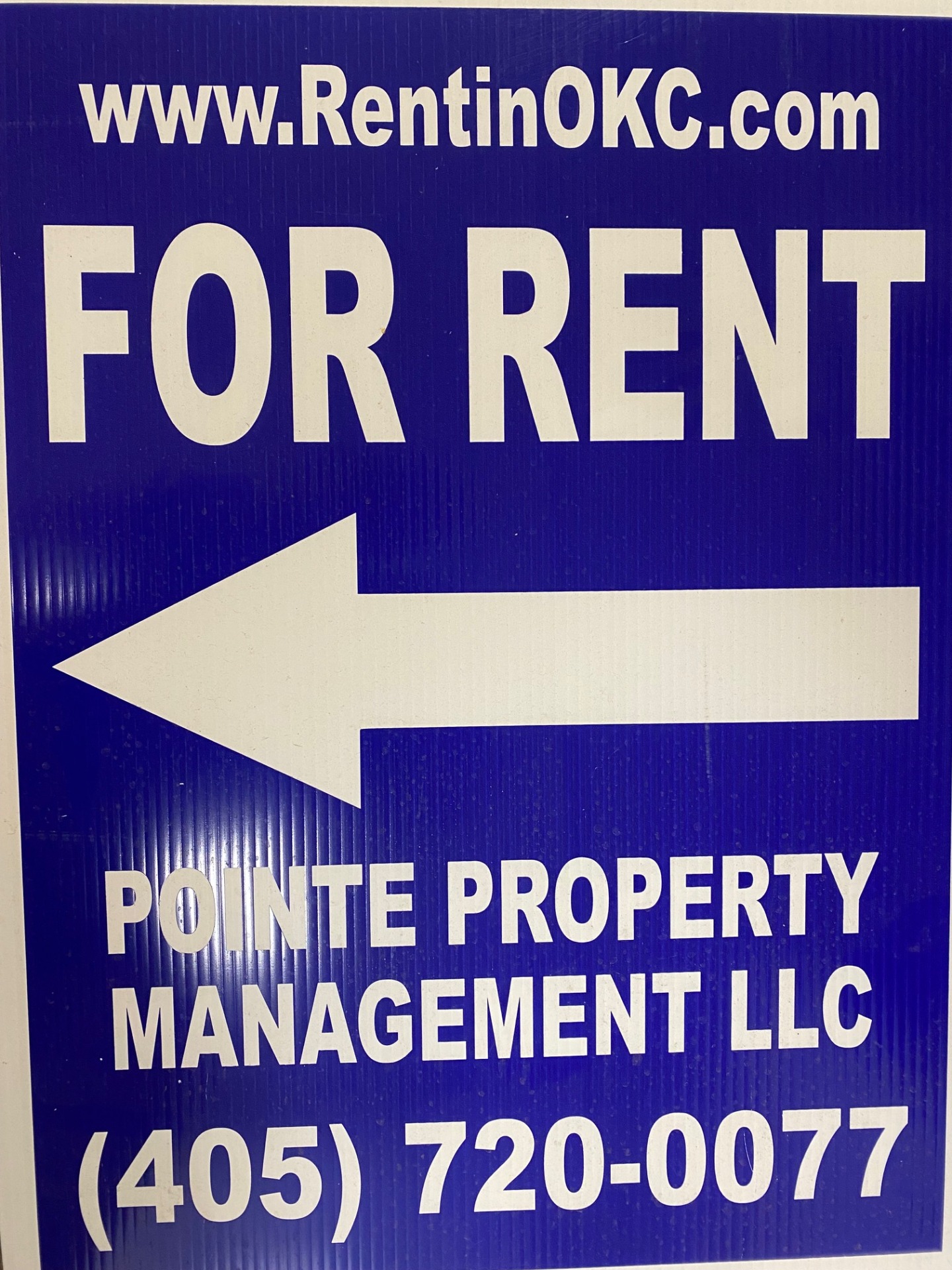 A very desirable unit. Attractive kitchen and bathroom. 