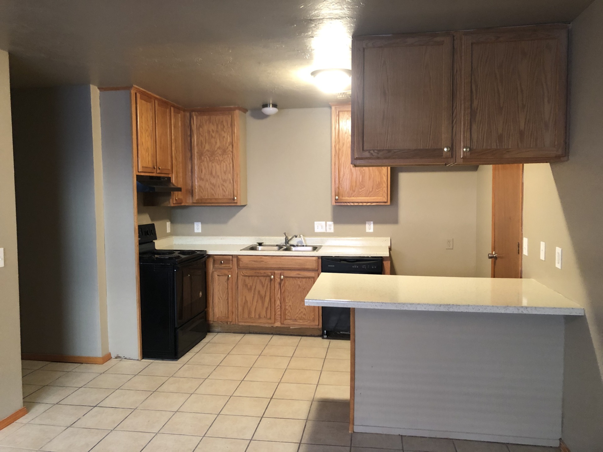 All the features you are looking for. A wonderful domicile. Apply to rent this place today. 