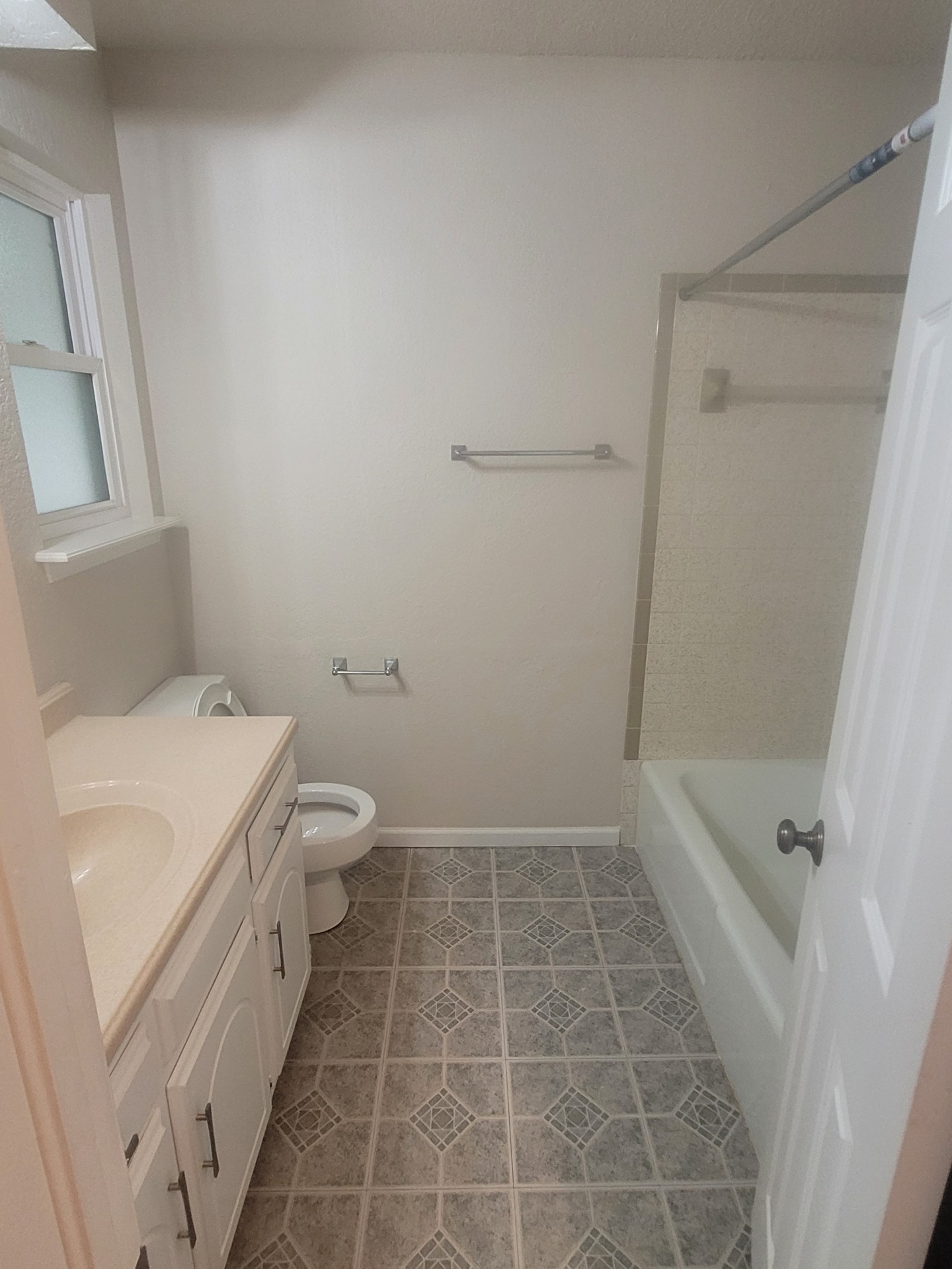 Captivating. A beautiful locale. Don't wait to view this place. 