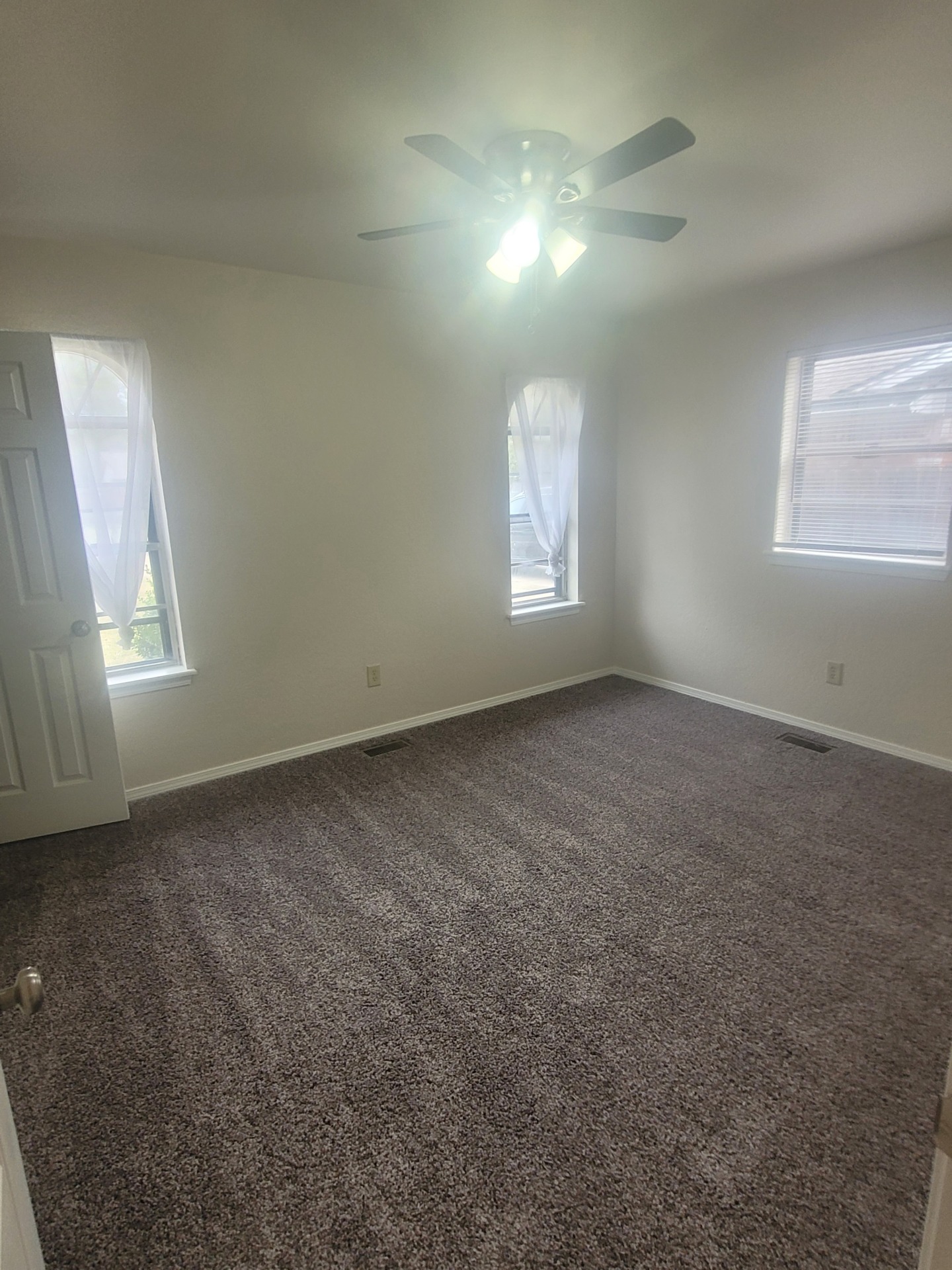 A splendid rental unit. A beauty. 