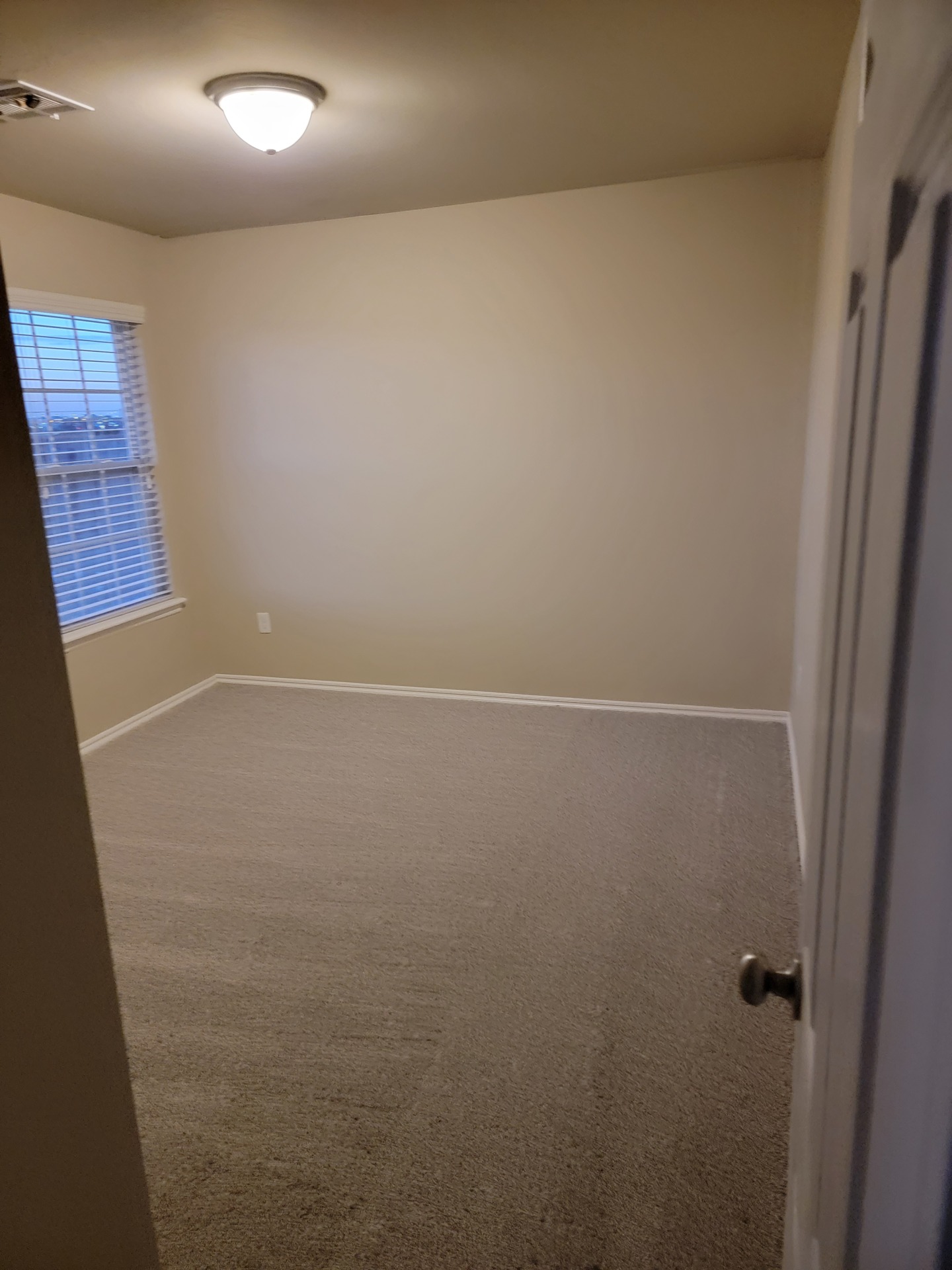 A very desirable unit. Beauty and much more. 