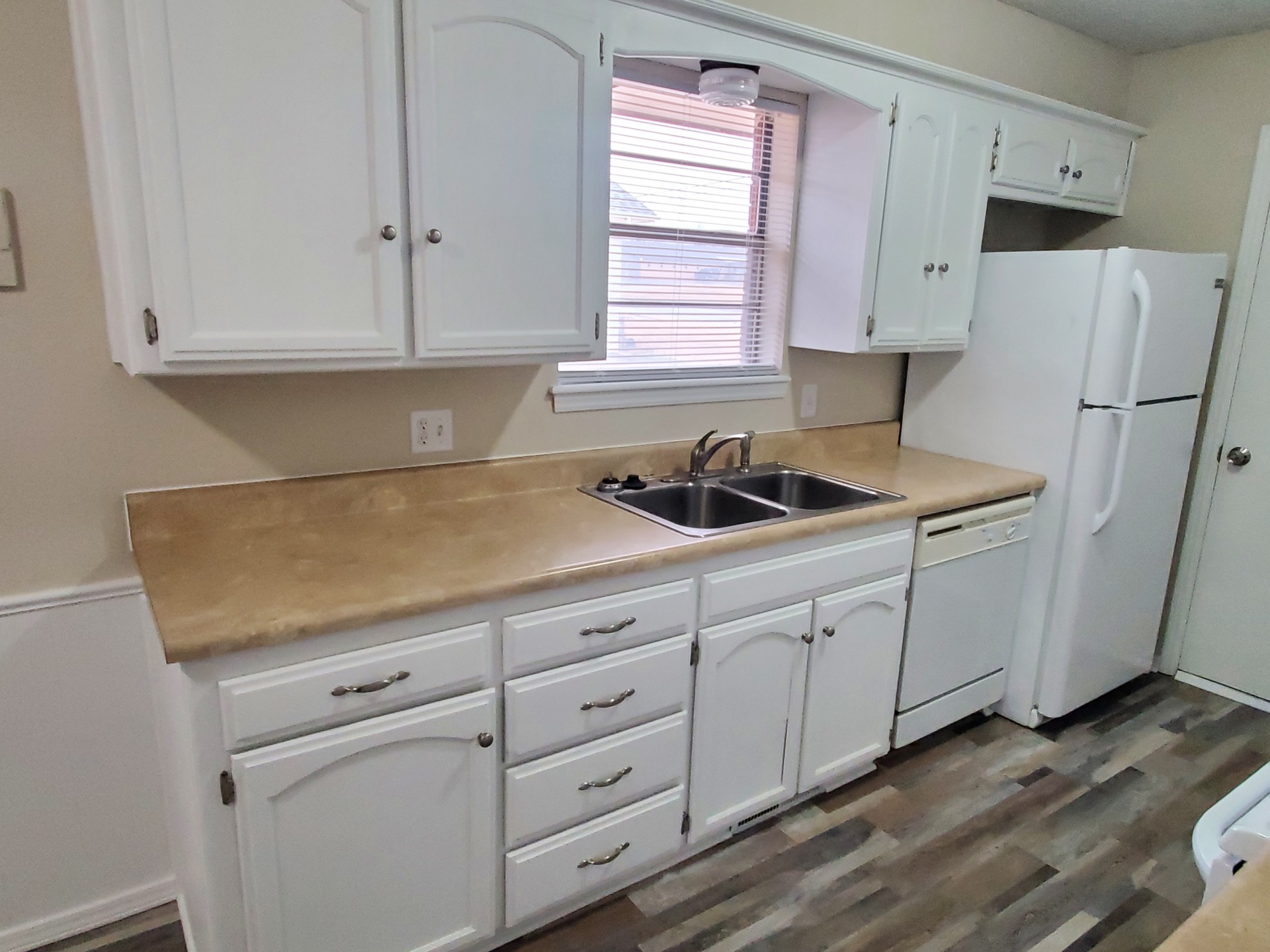 A darling domicile. Telephone us to ask about this rental unit. 