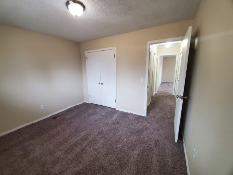 The perfect size for you. A capitvating layout. Call to schedule a viewing. 