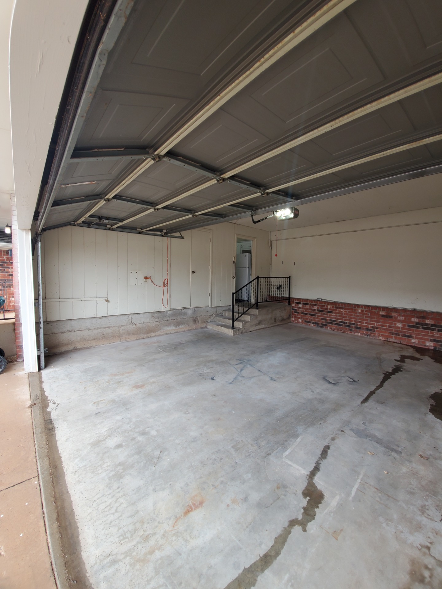 Attractive kitchen and bathroom. A capitvating design. See us on the web at PointePropertyManagement.com. 