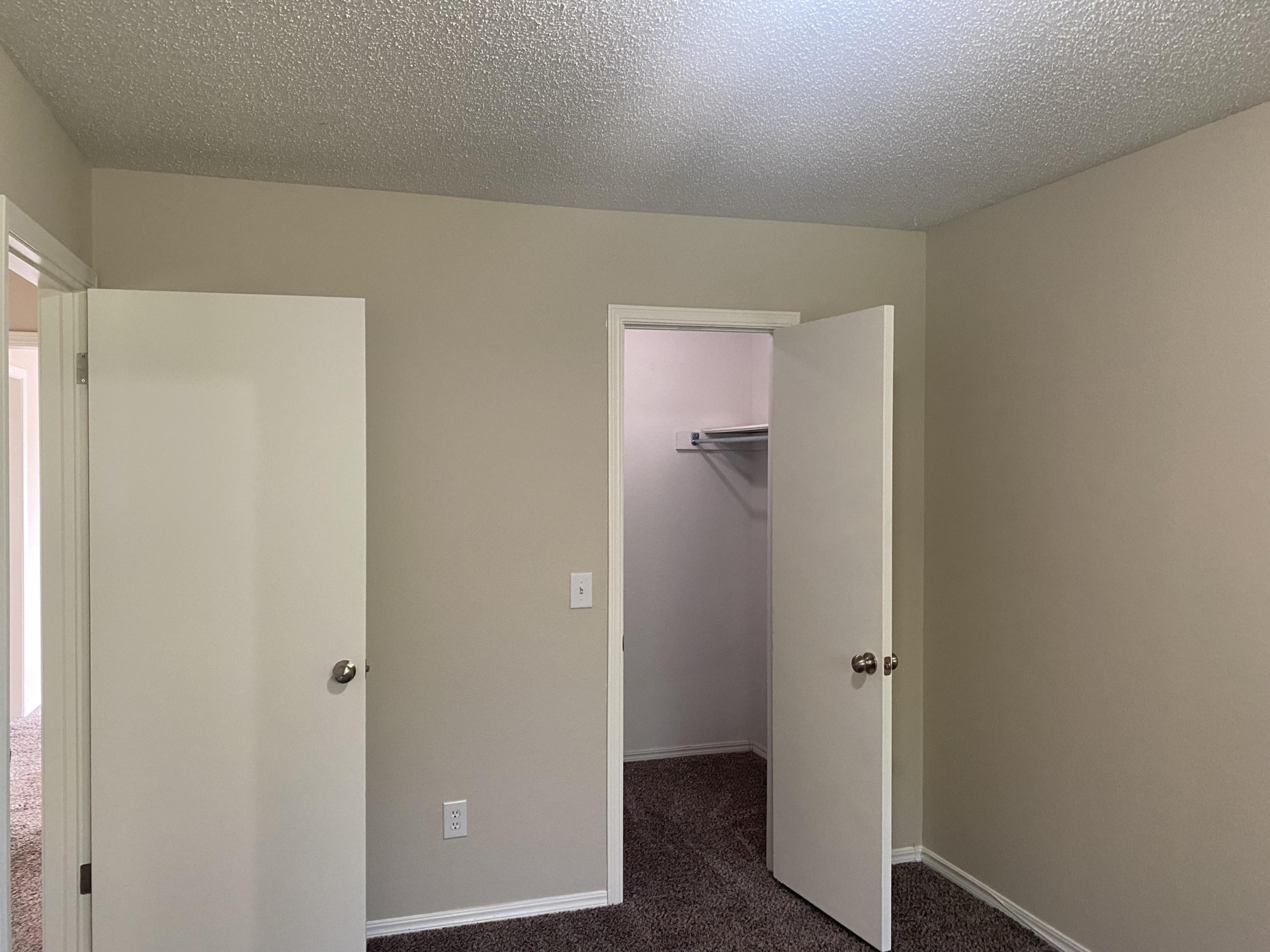 An excellent choice. Attractive kitchen and bathroom. 