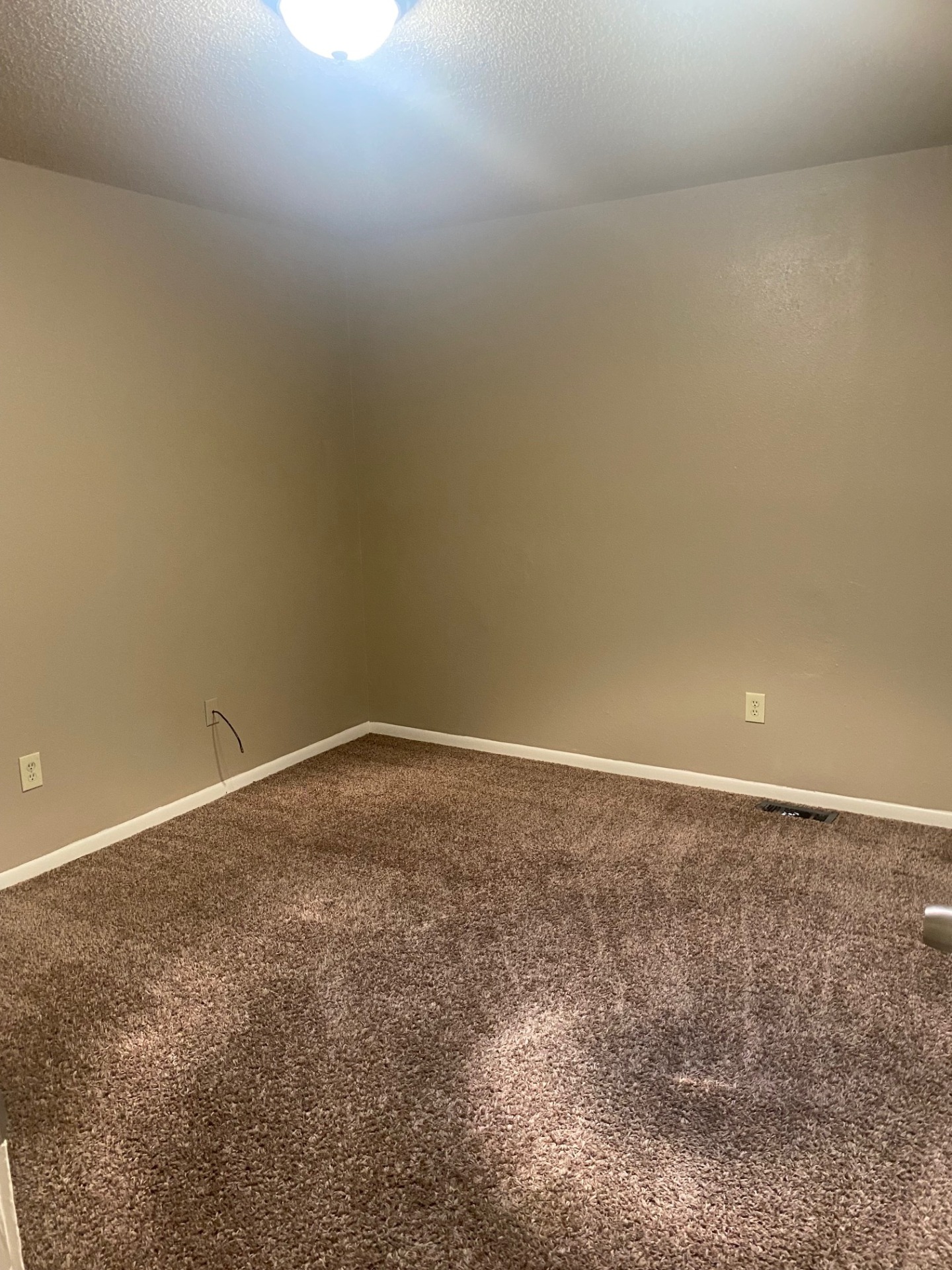 This place is ready for a new occupant. A lovely home. See us on the web at PointePropertyManagement.com. 