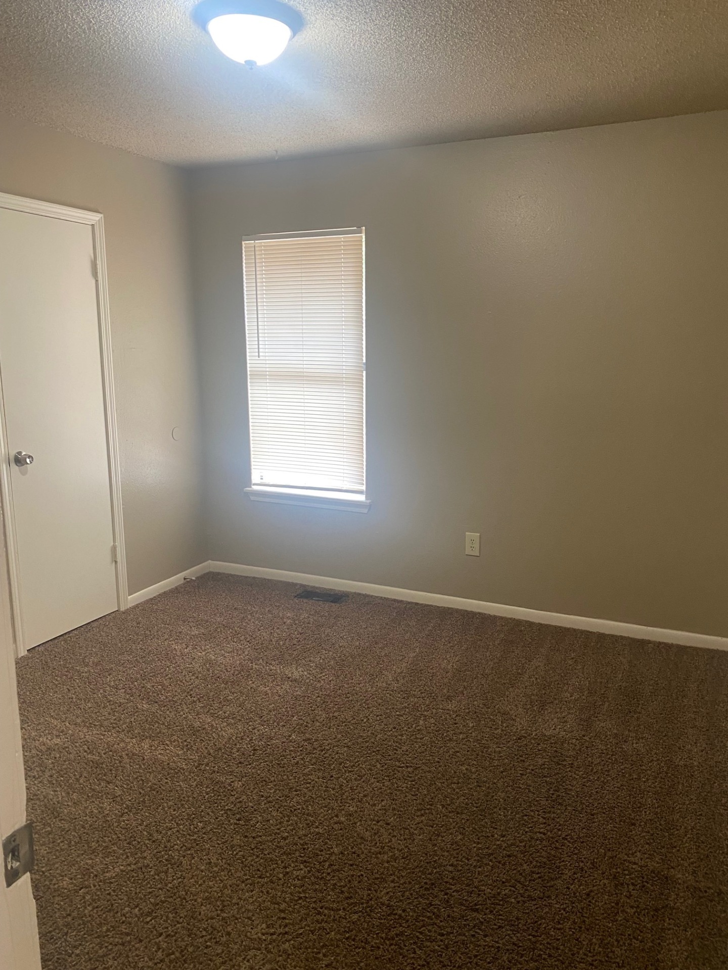 A lovely place to live. A very desirable unit. 