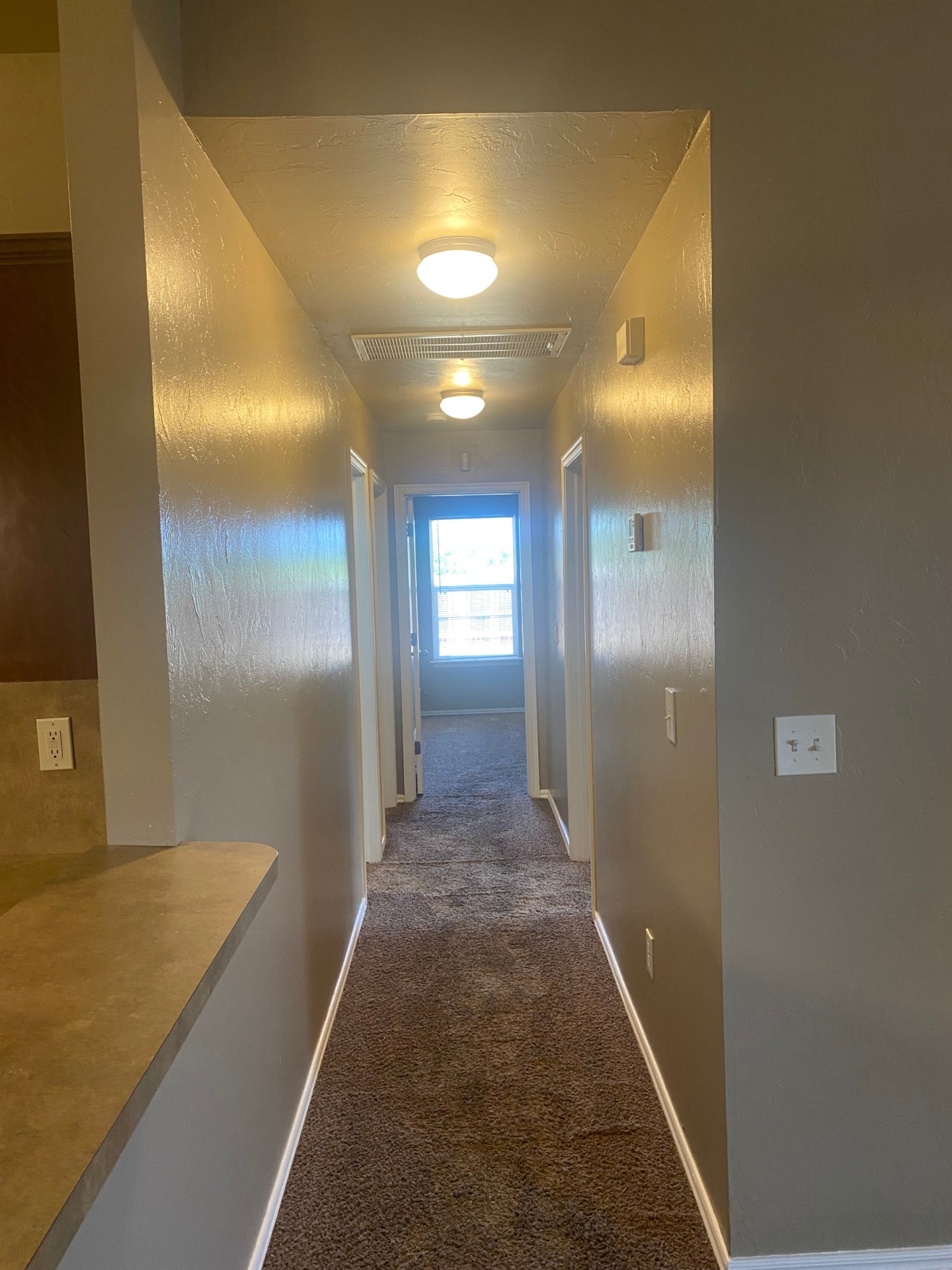 A pleasing unit. Contact Pointe Property Management. 