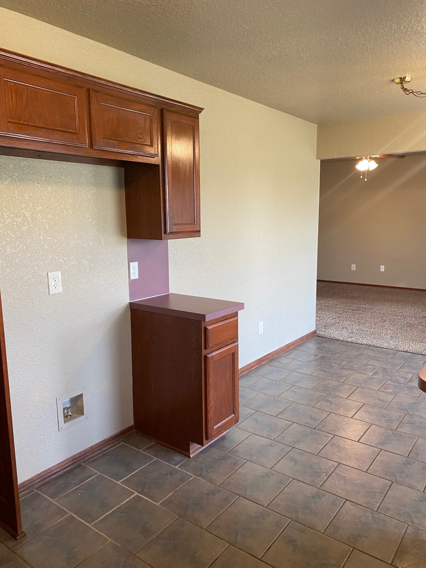 This place is ready for a new occupant. A charming locale. Don't delay; see this place today. 