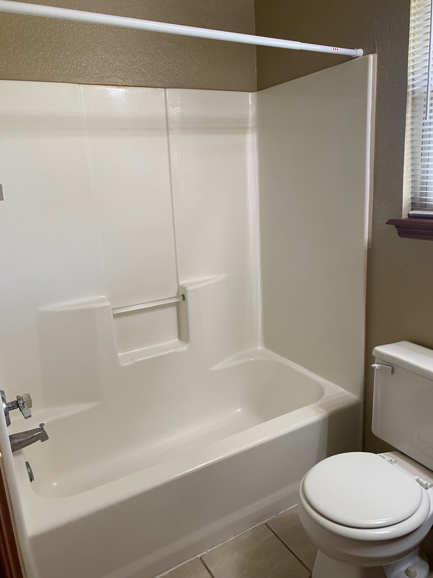 All the features you are looking for. A wonderful domicile. Apply to rent this place today. 