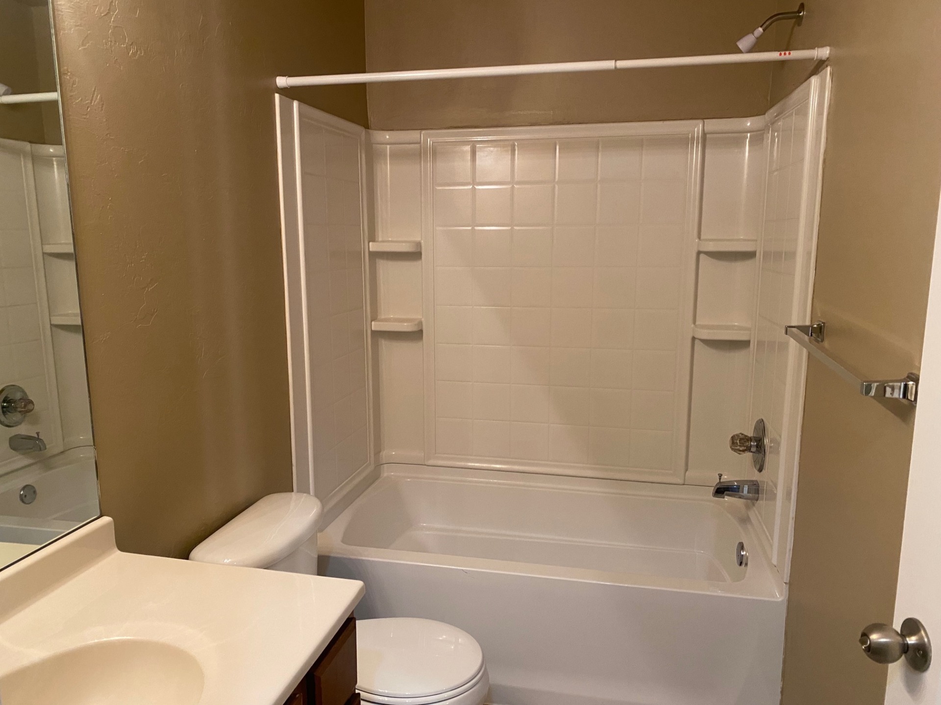 An alluring rental unit. Beauty and much more. 