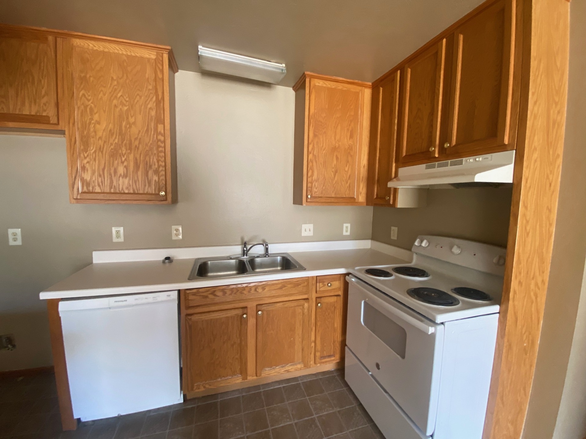 A first-rate nest. You'll love coming home to this place. 